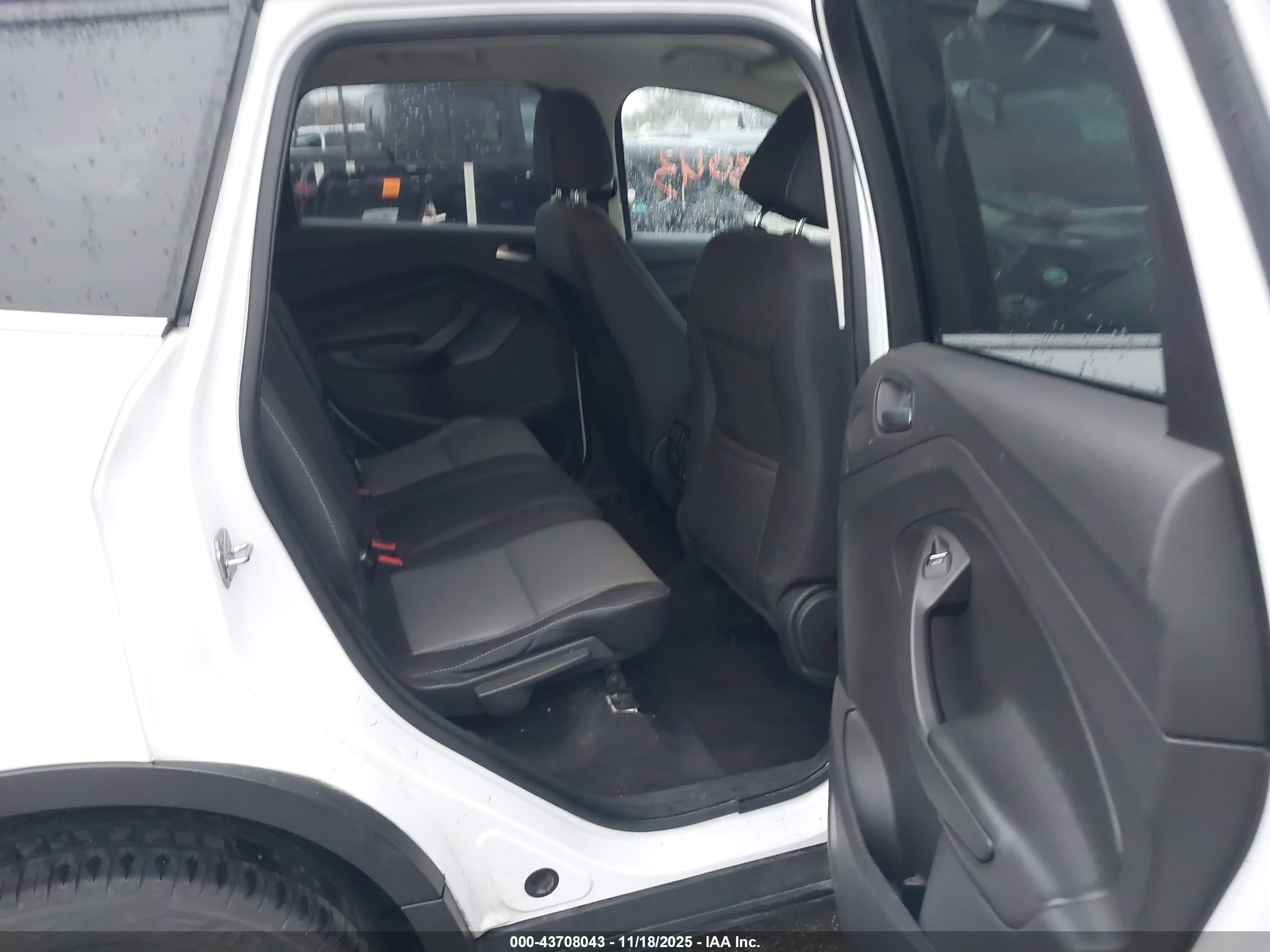 FORD ESCAPE image 8