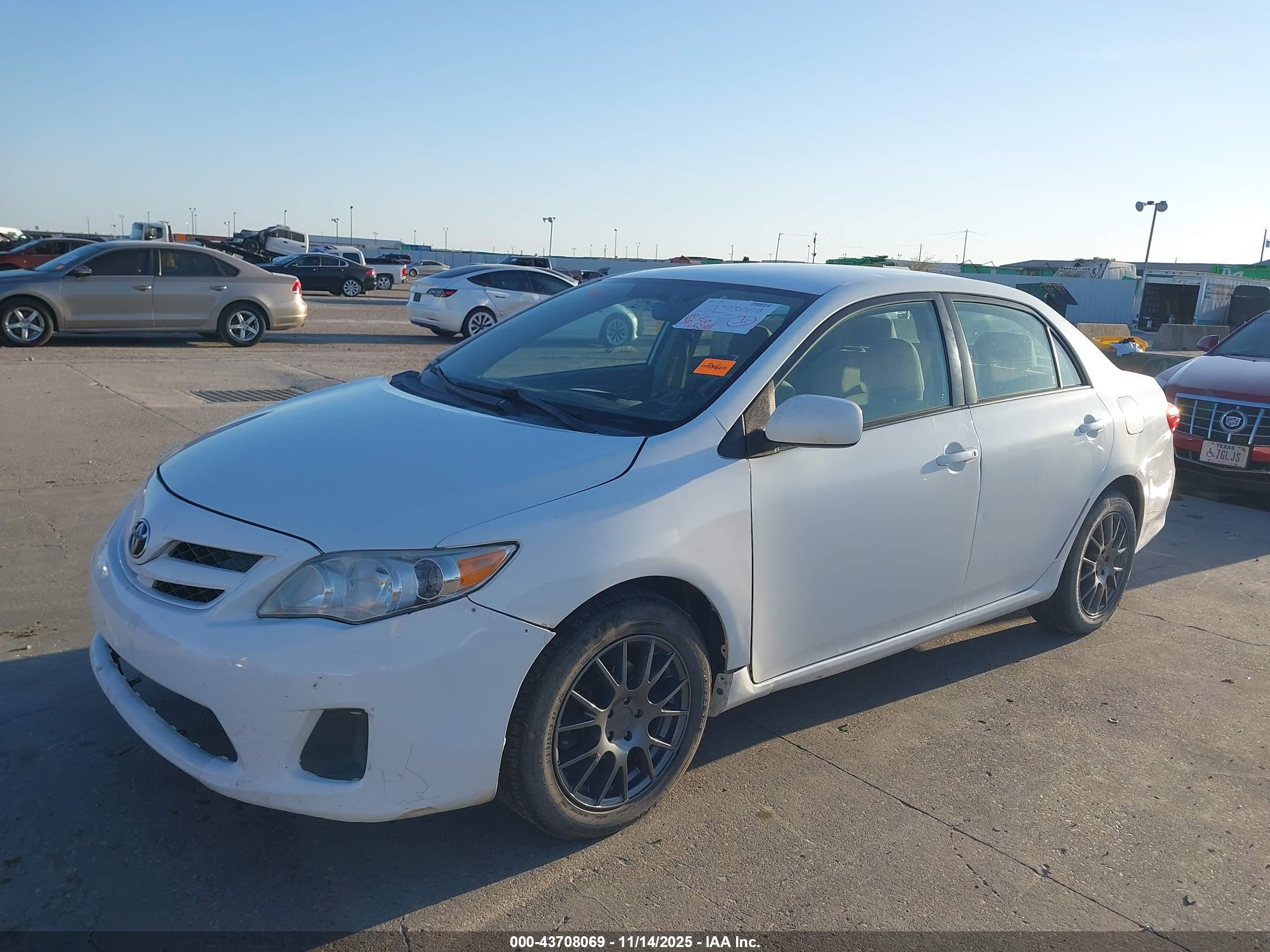 TOYOTA COROLLA image 2