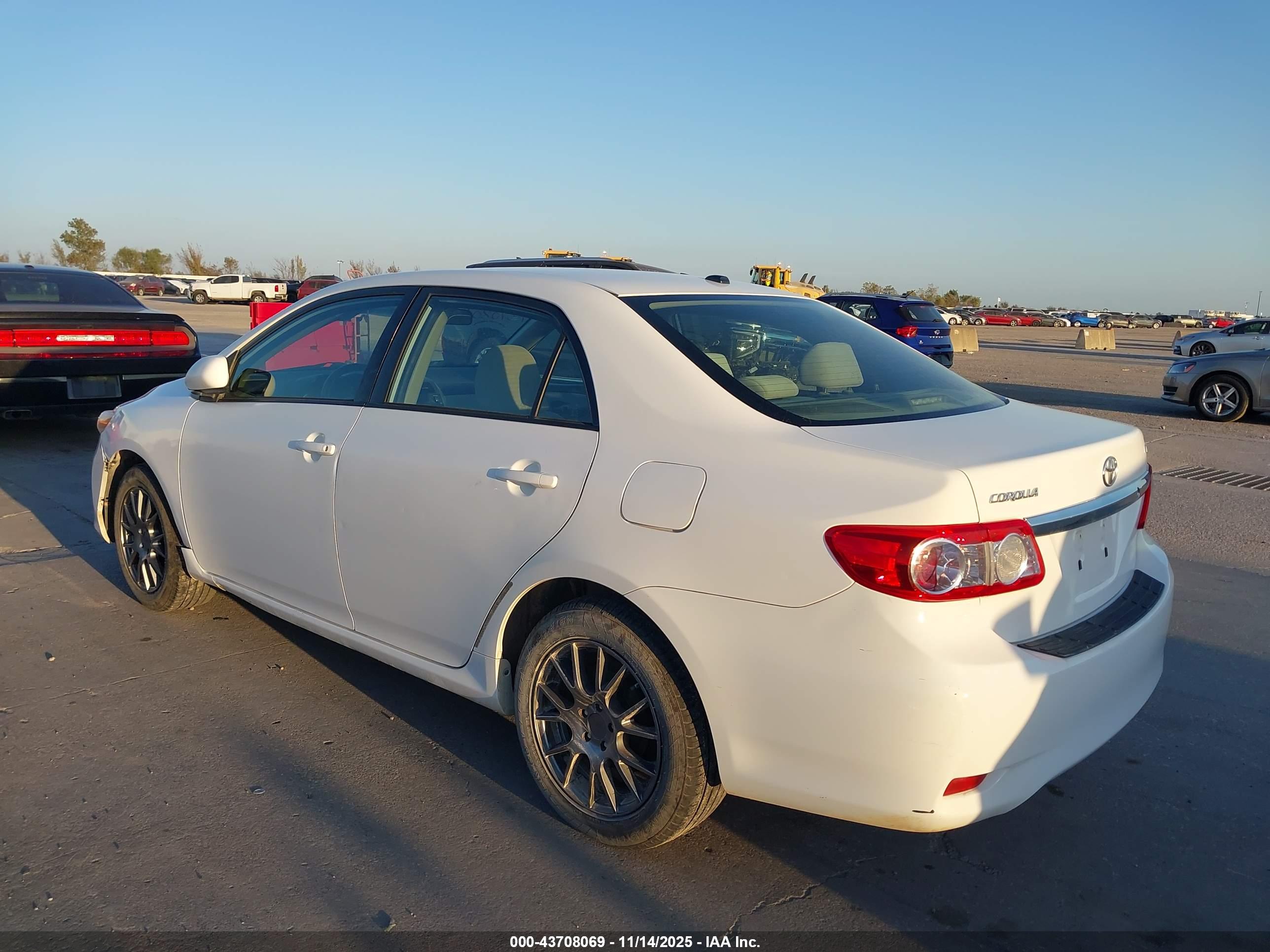 TOYOTA COROLLA image 3