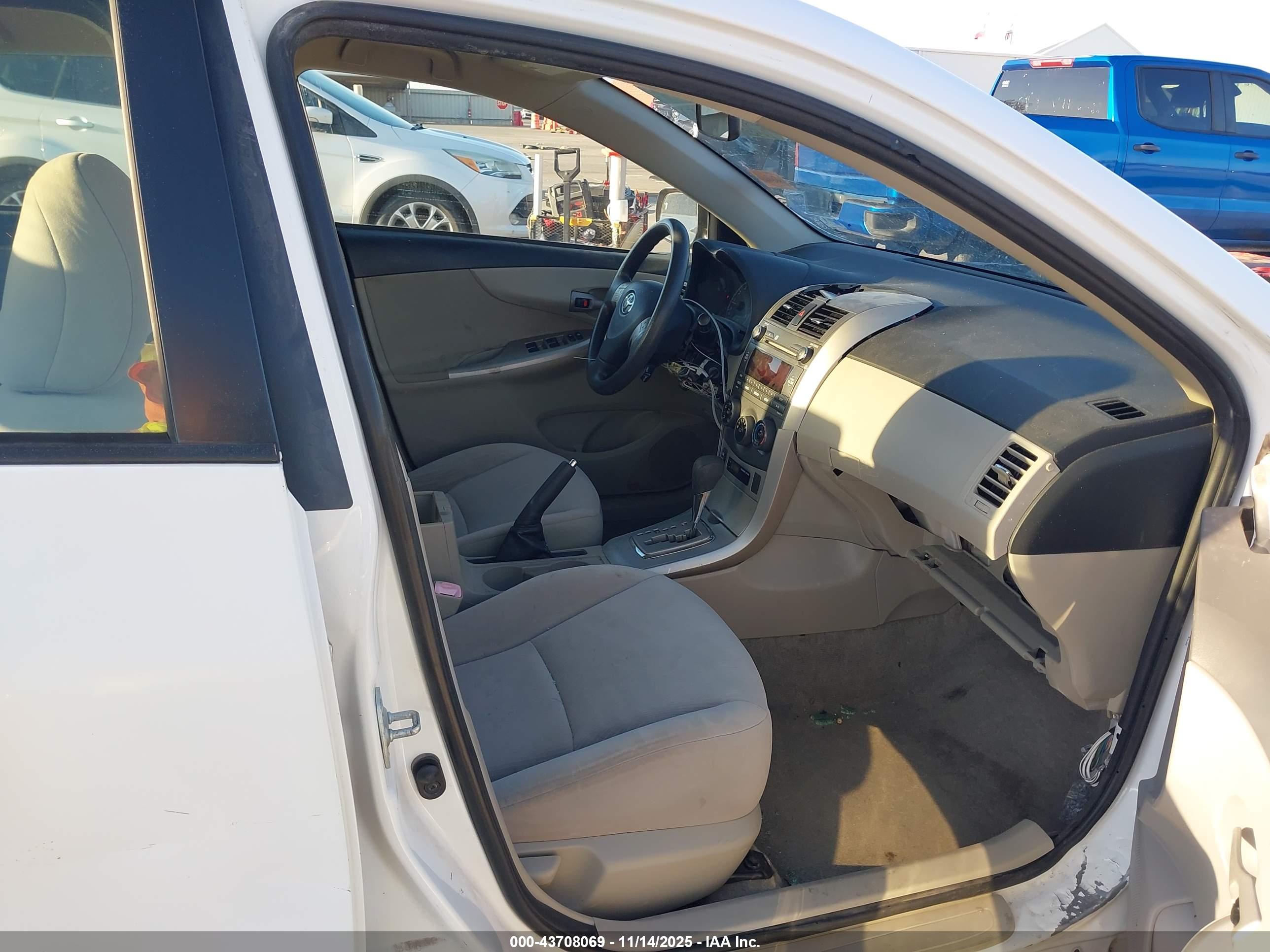 TOYOTA COROLLA image 5