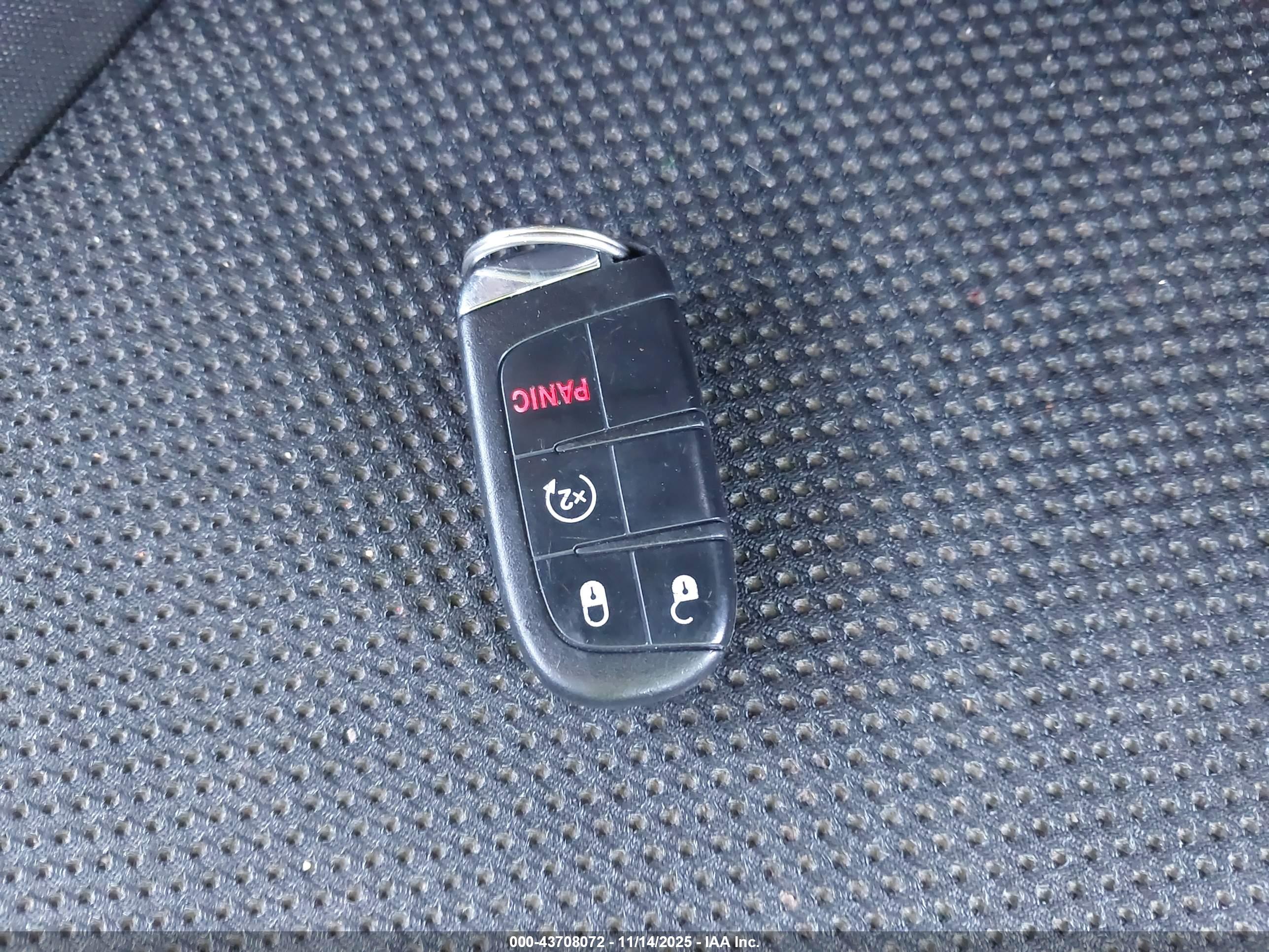 JEEP RENEGADE image 11