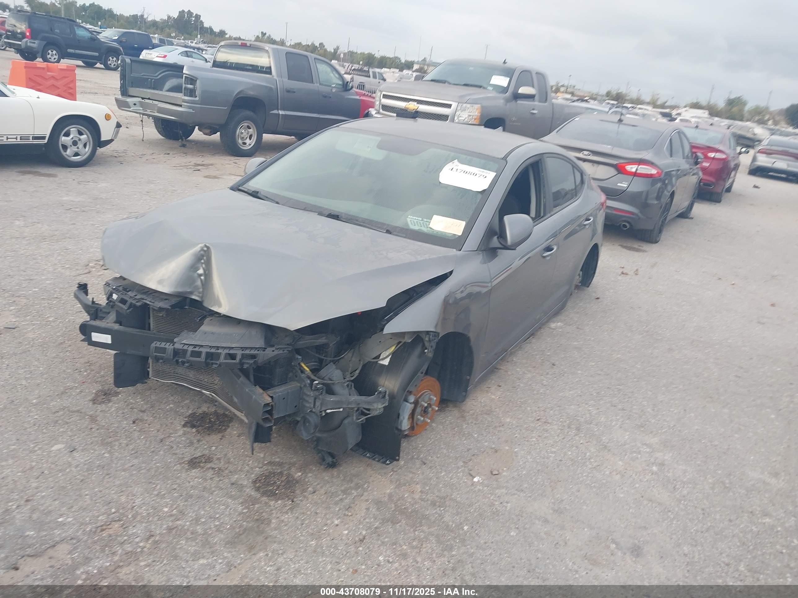 HYUNDAI ELANTRA image 2
