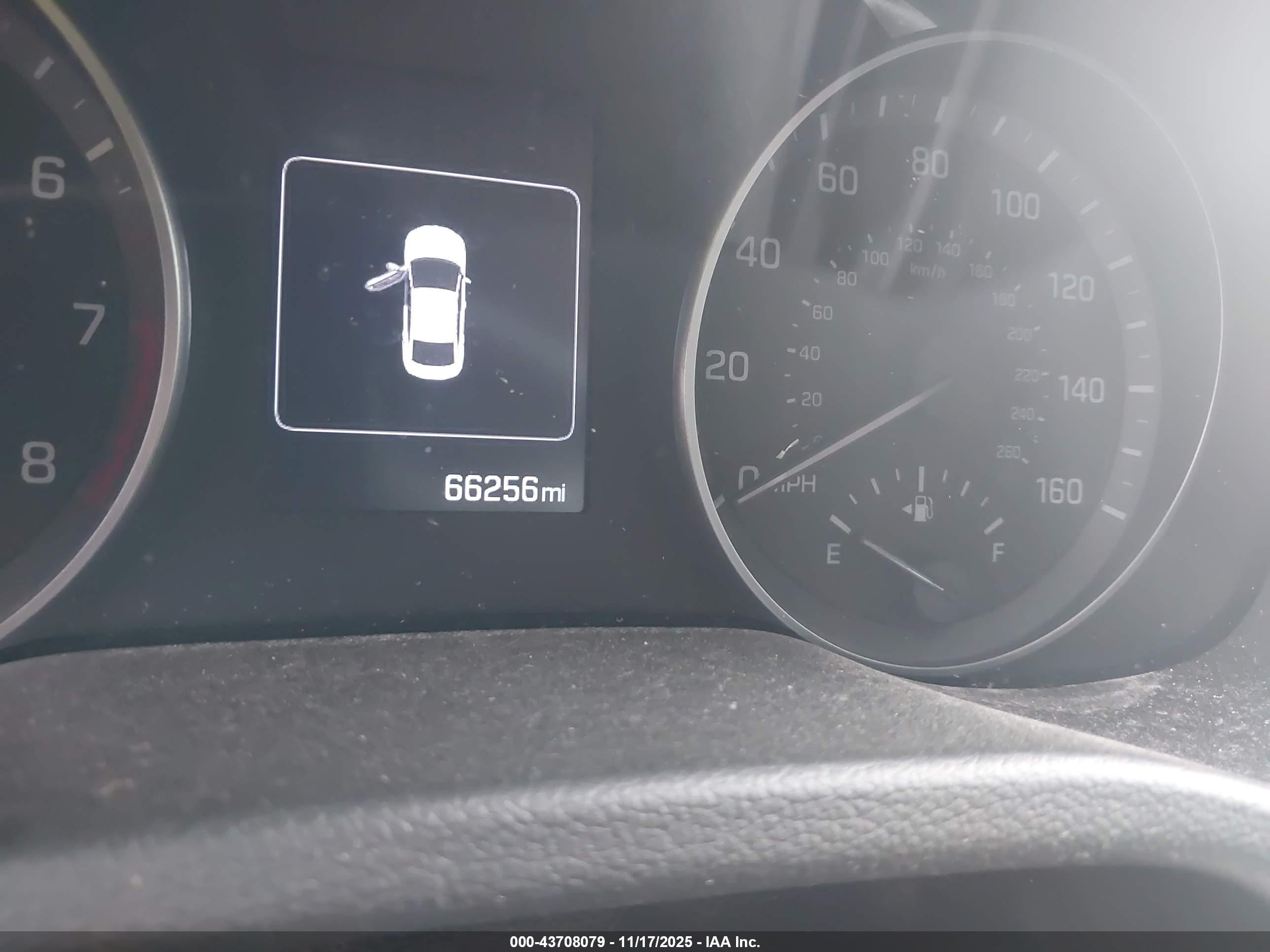 HYUNDAI ELANTRA image 7