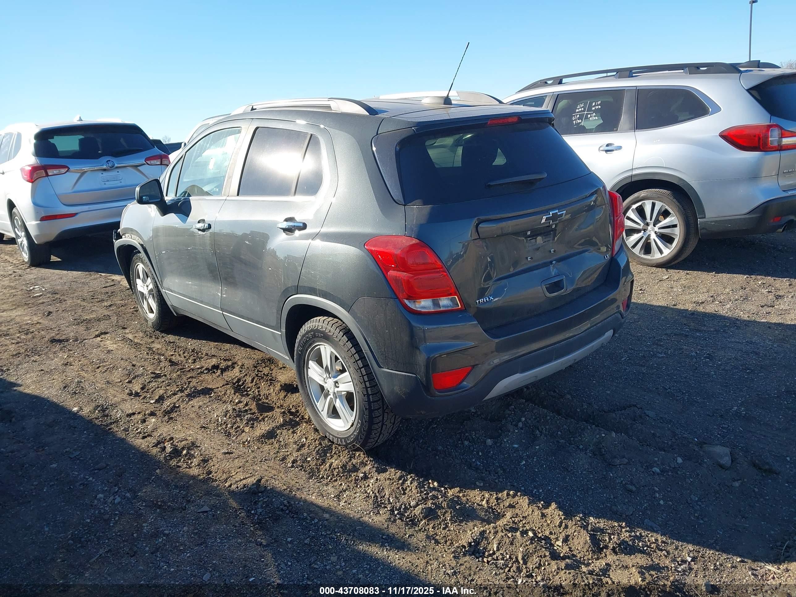 CHEVROLET TRAX image 3