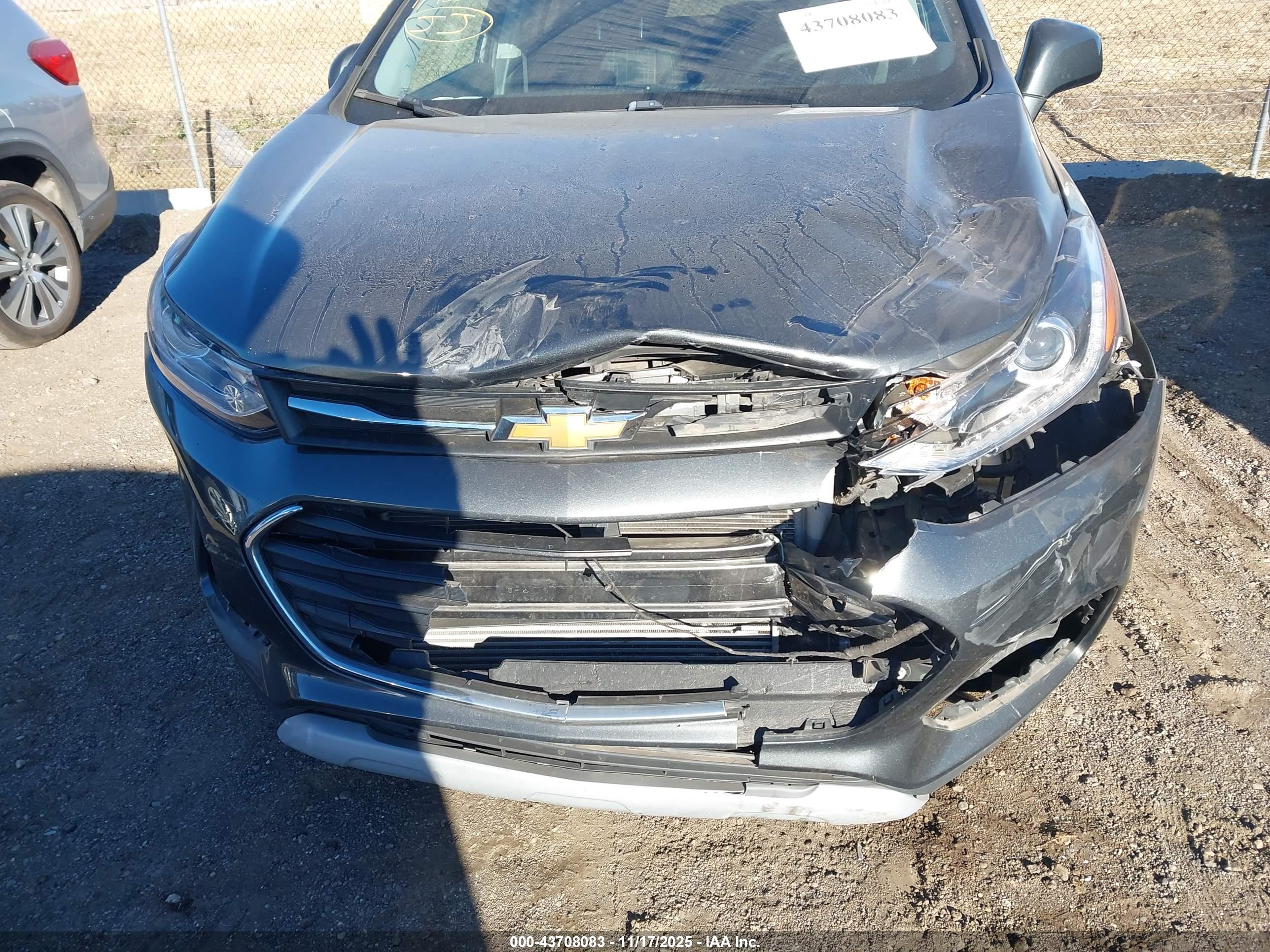 CHEVROLET TRAX image 6