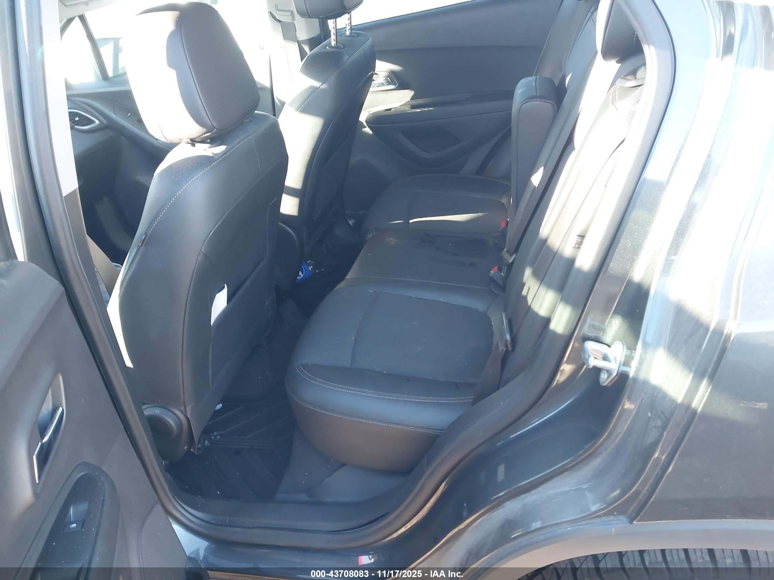 CHEVROLET TRAX image 8