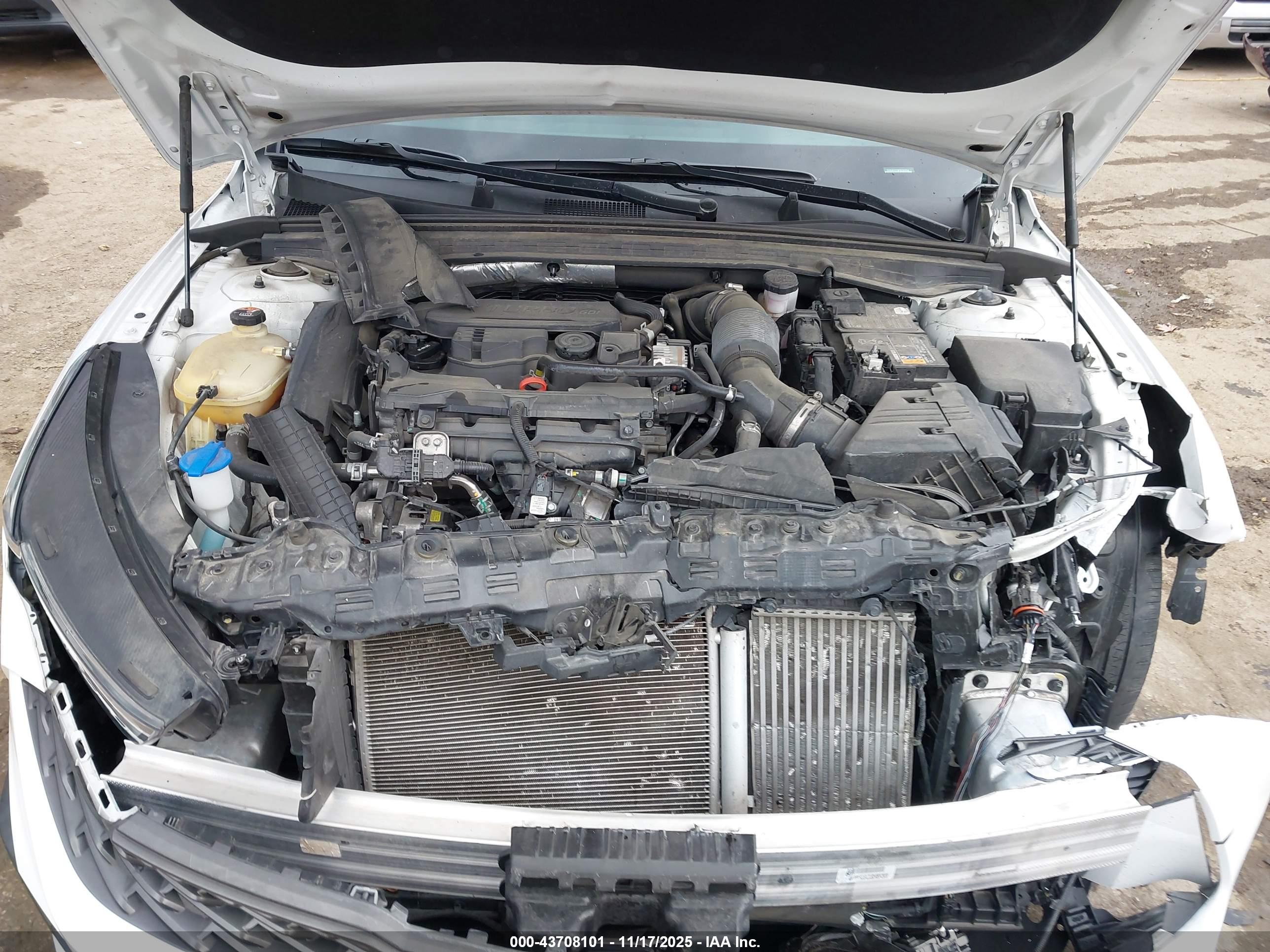 KIA K5 image 10