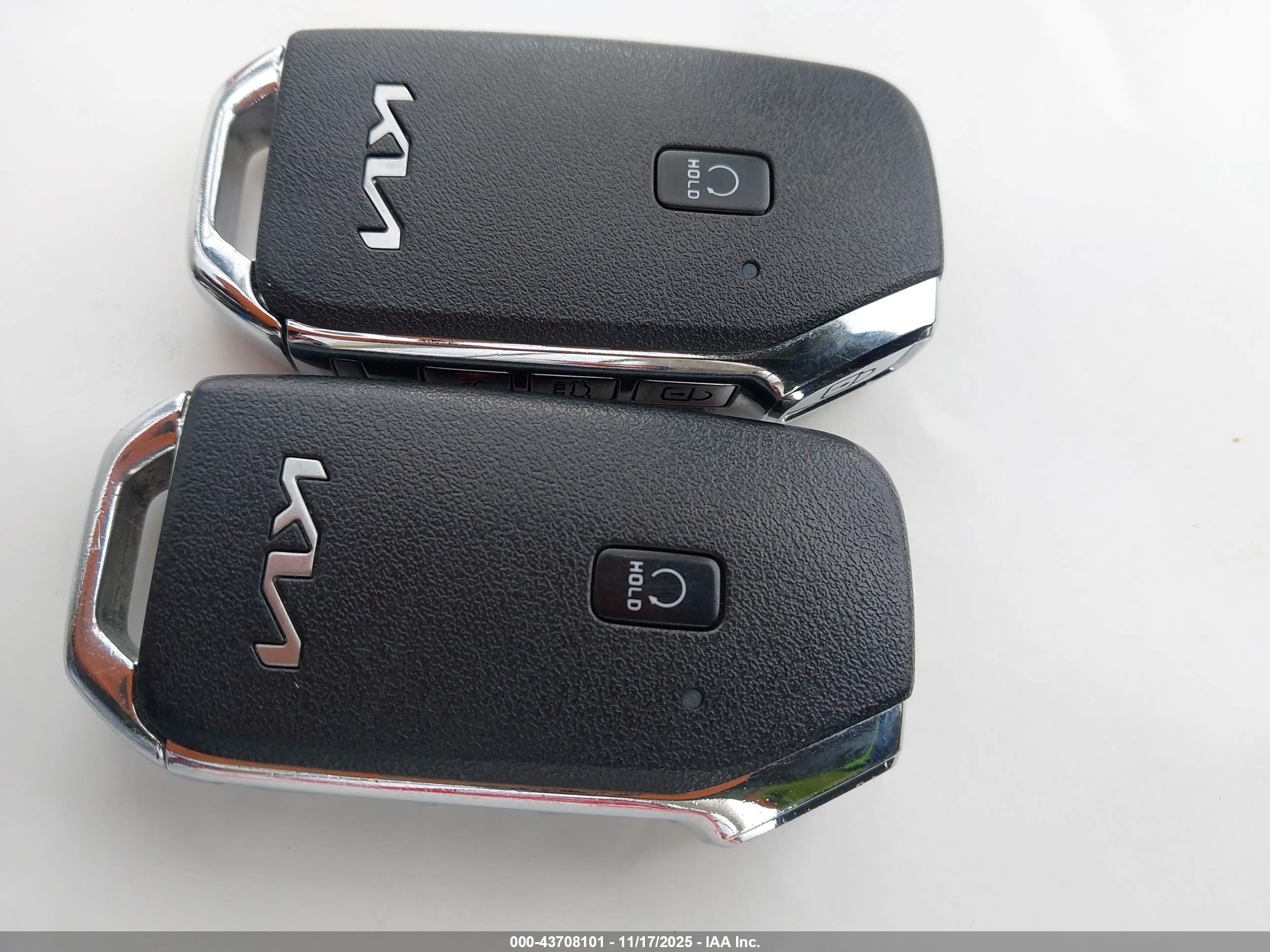 KIA K5 image 11