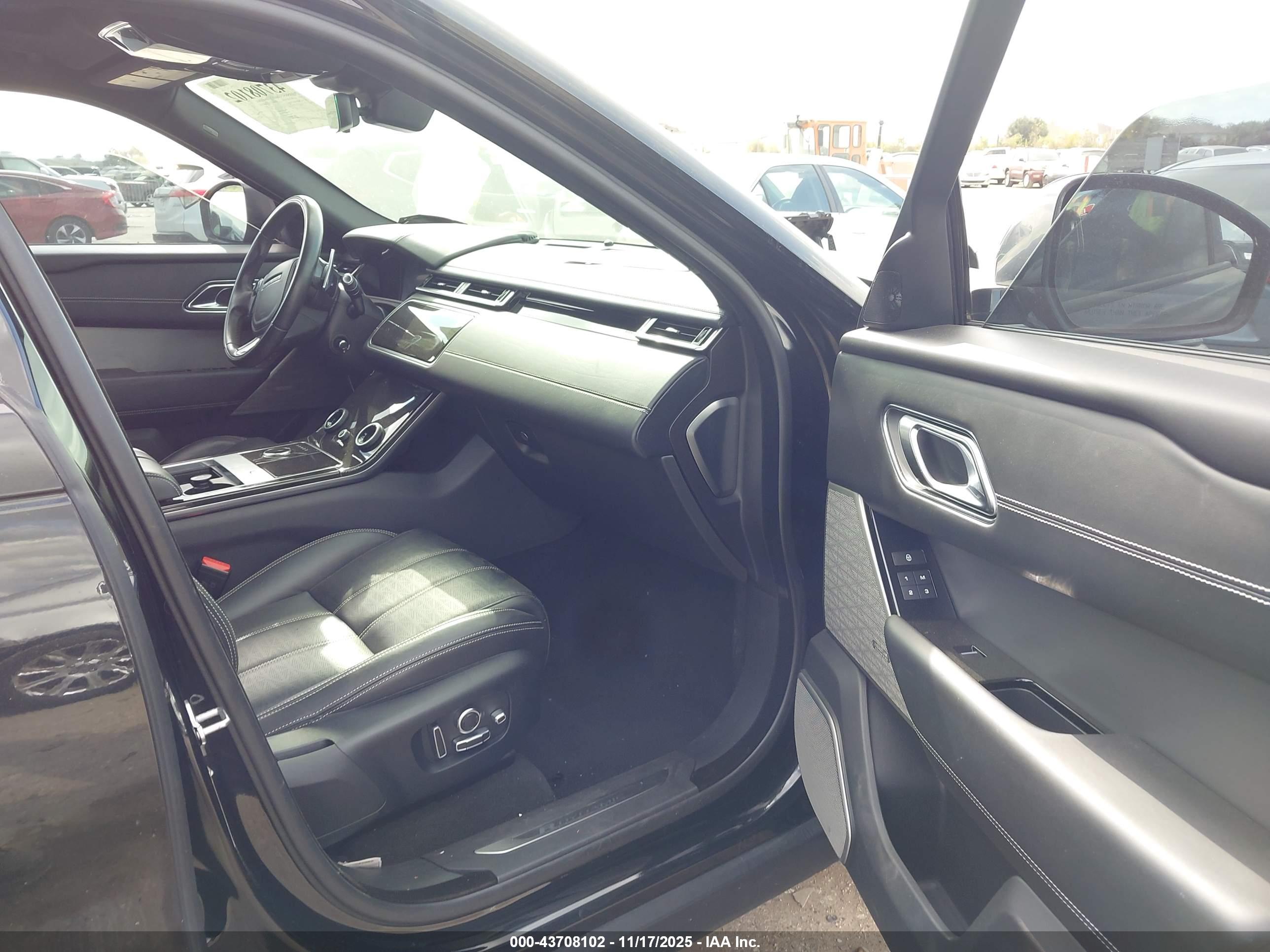 LAND ROVER image 5