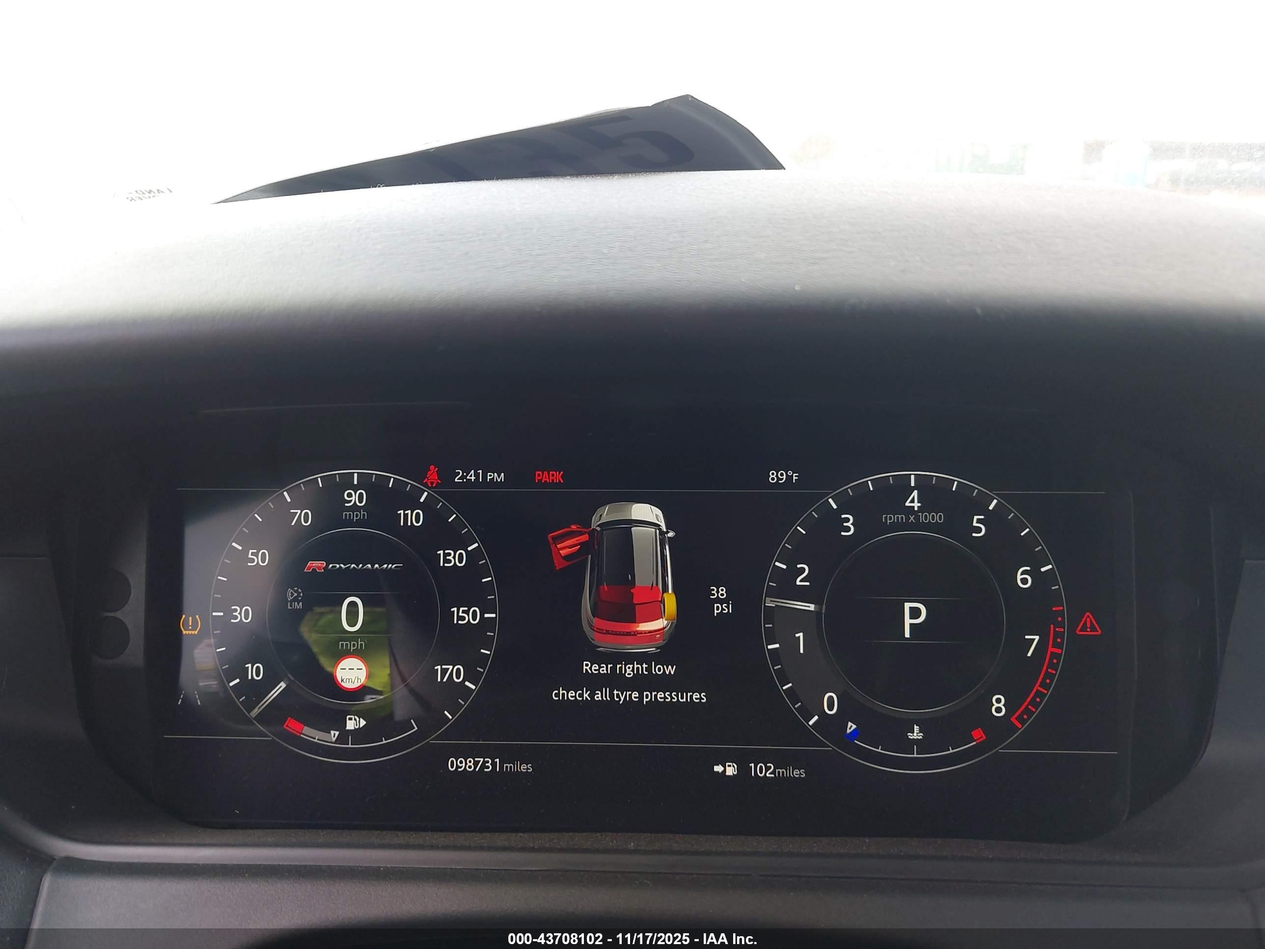 LAND ROVER image 7