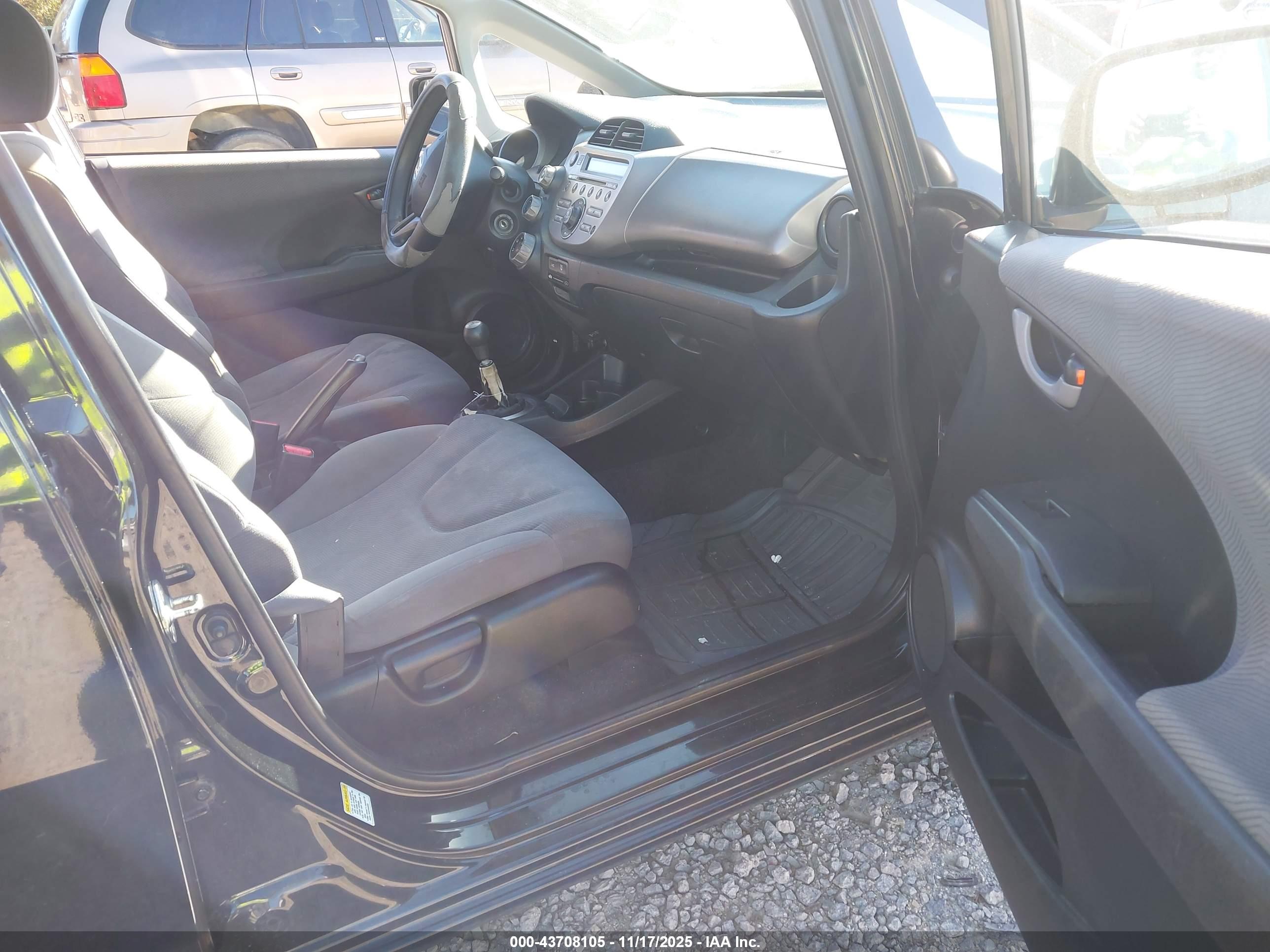 HONDA FIT image 5