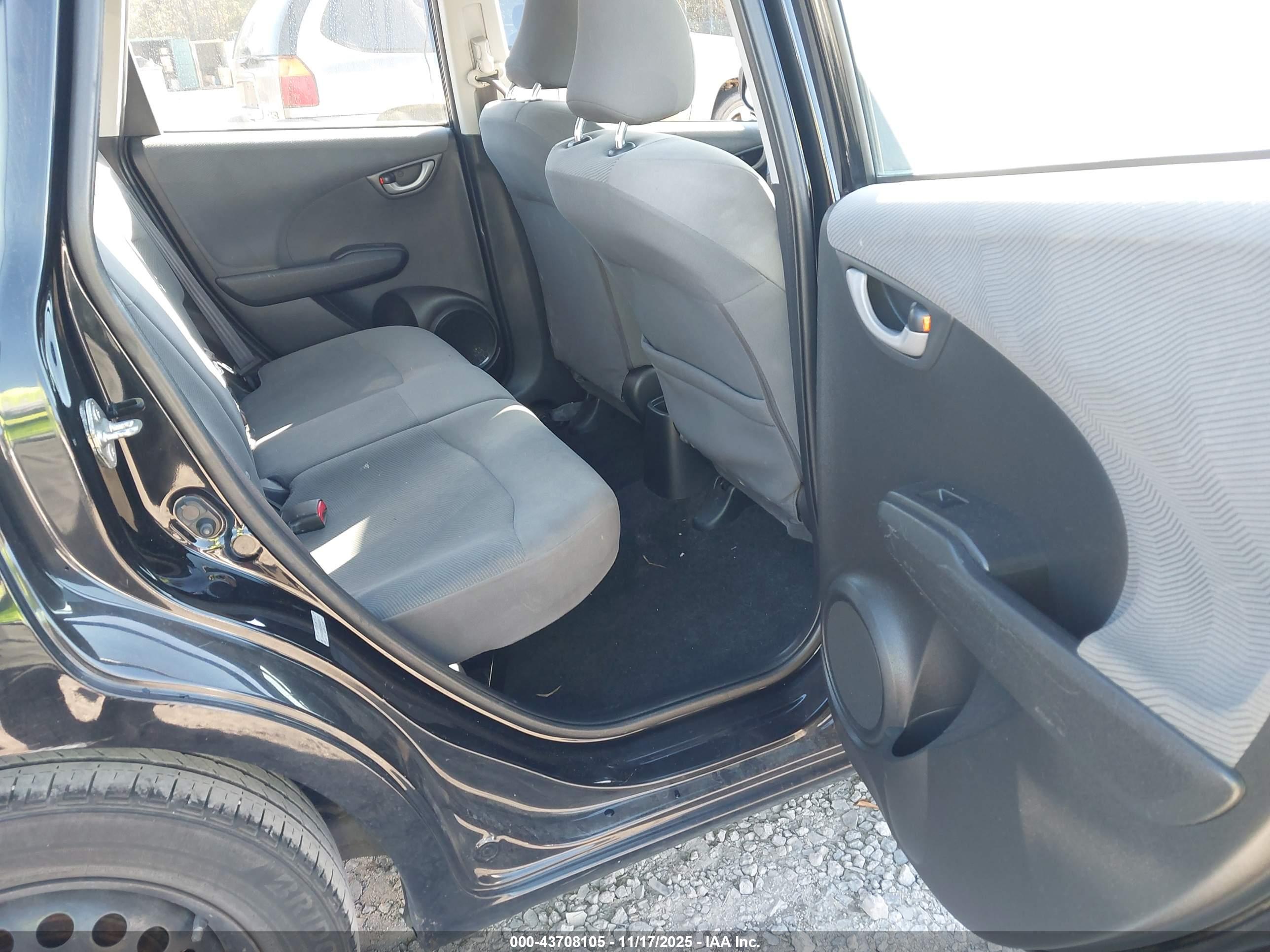 HONDA FIT image 8