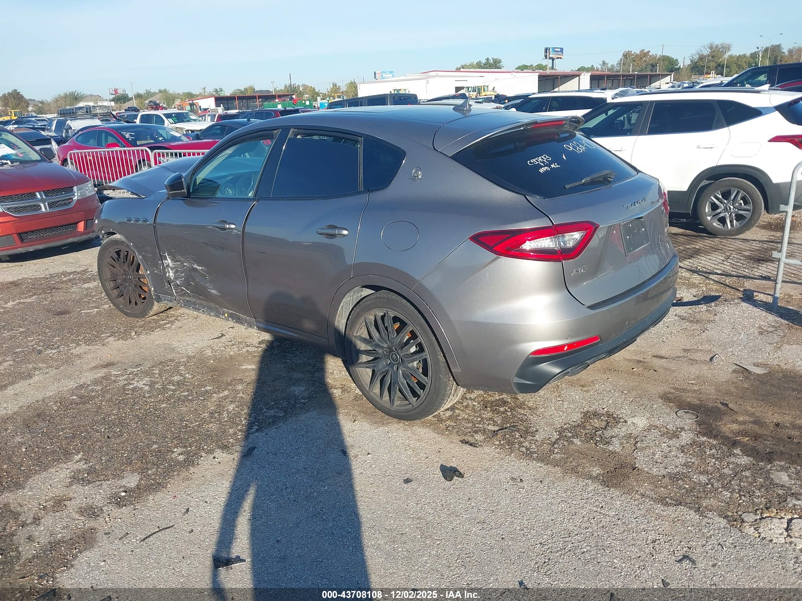 MASERATI LEVANTE image 3