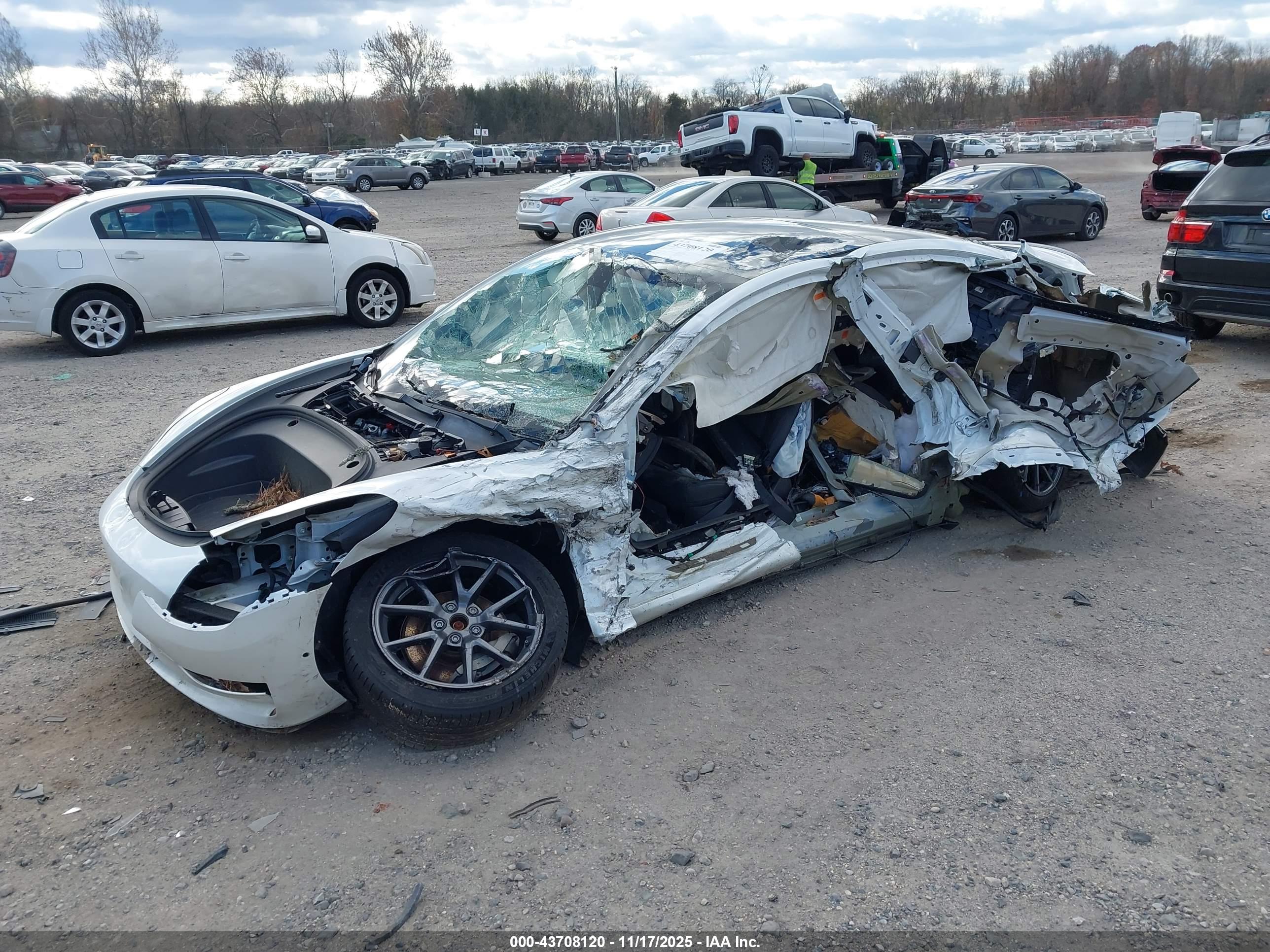 TESLA MODEL image 2