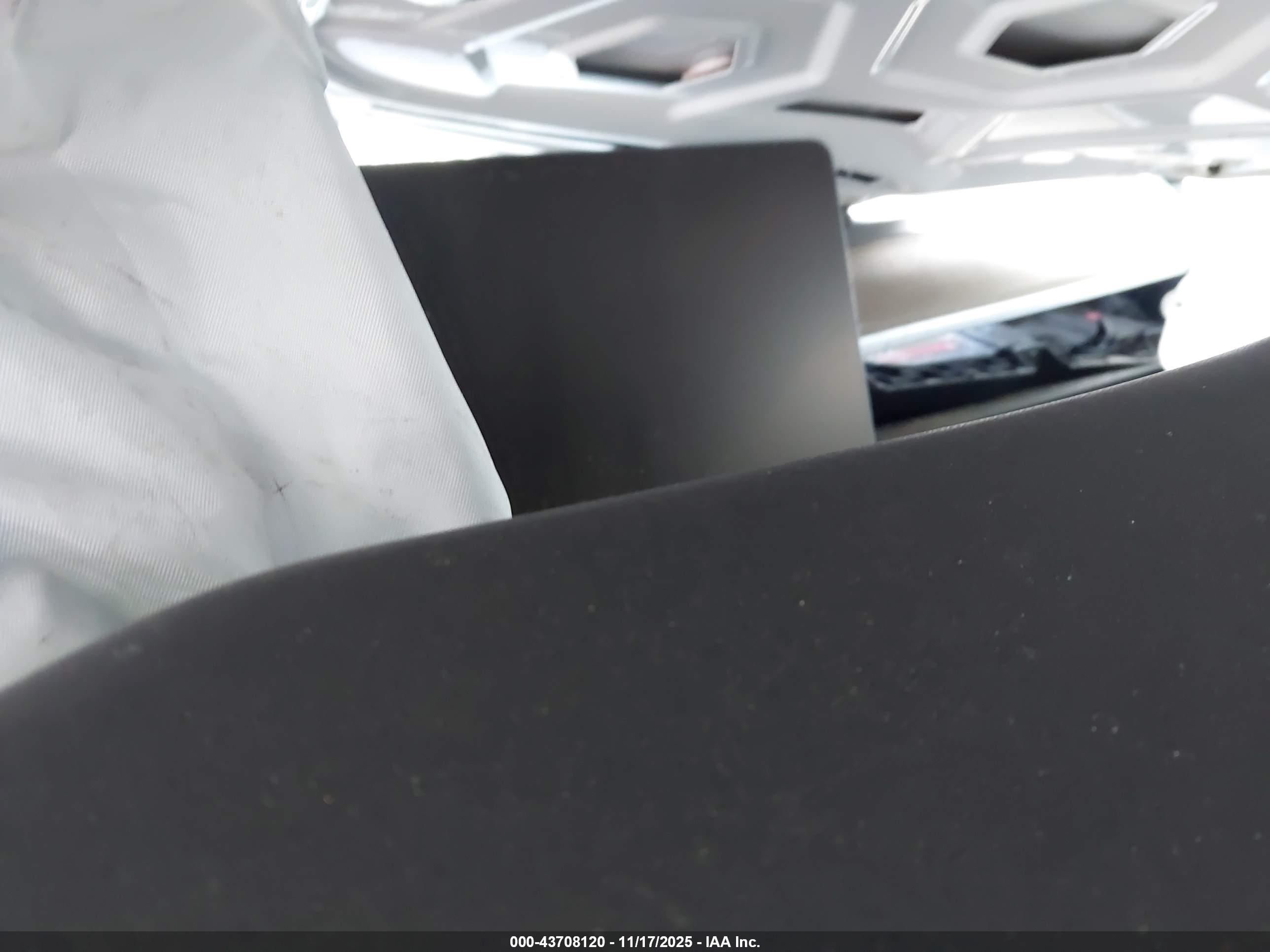TESLA MODEL image 7