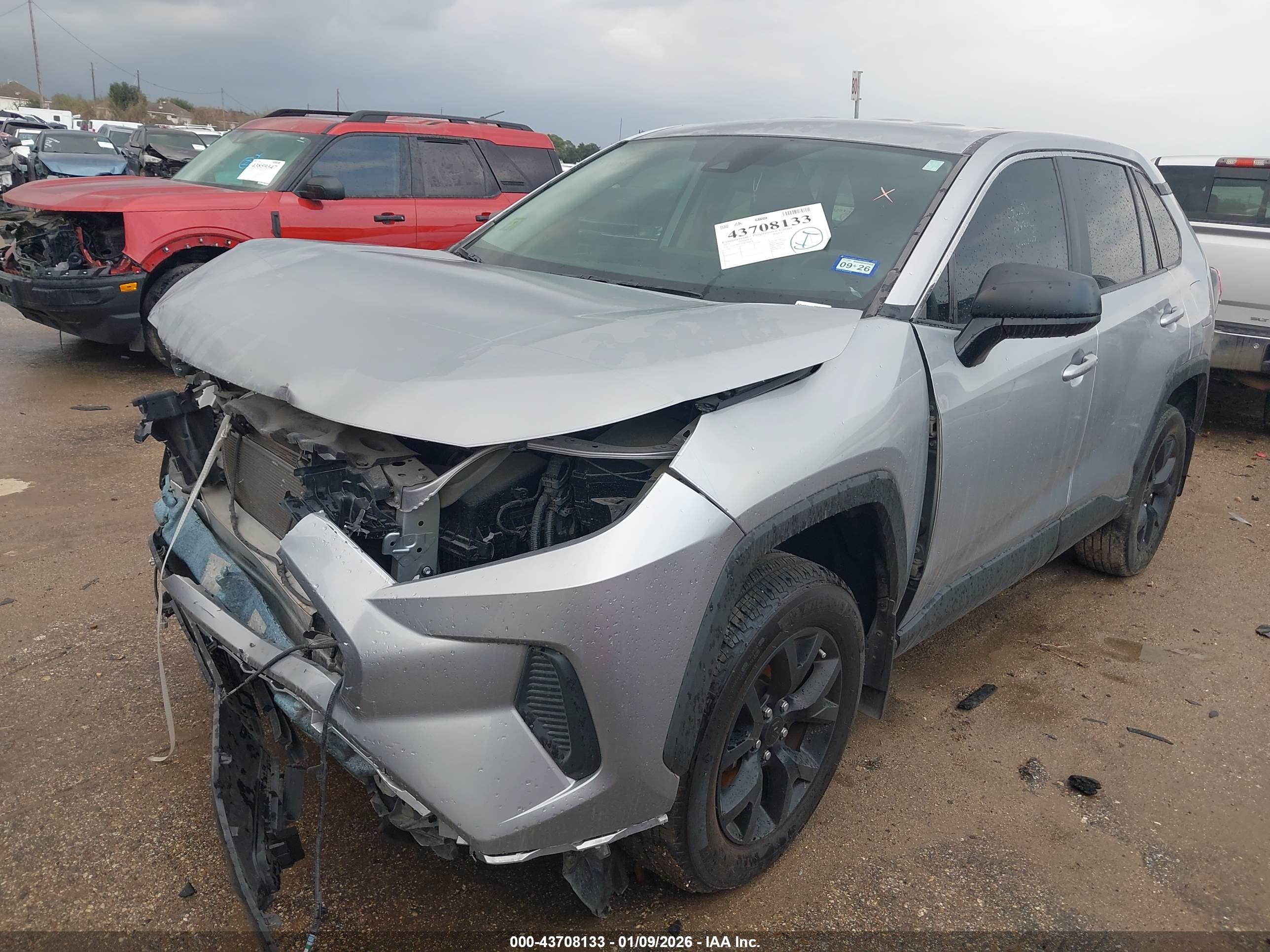 TOYOTA RAV4 image 2