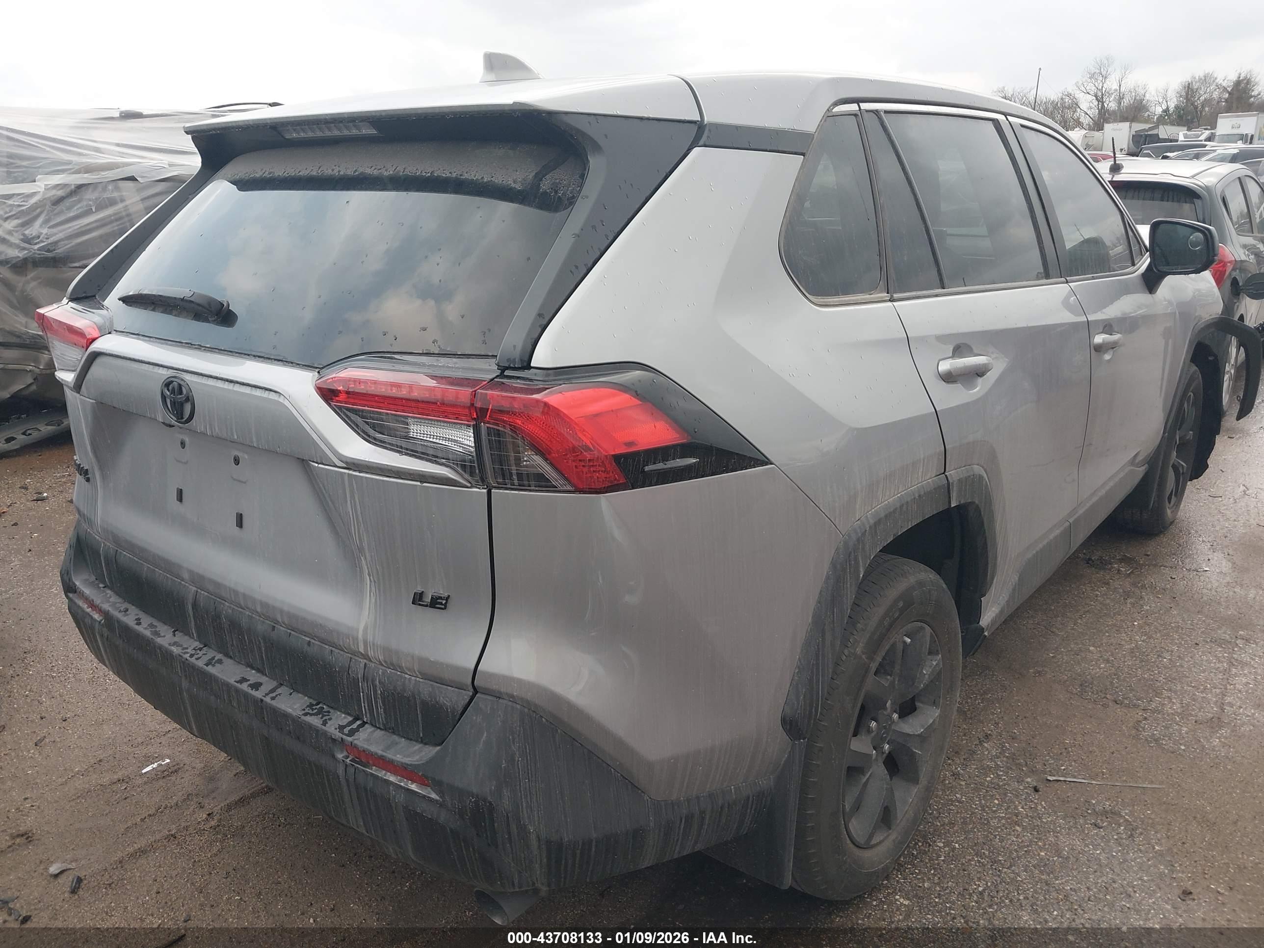 TOYOTA RAV4 image 4