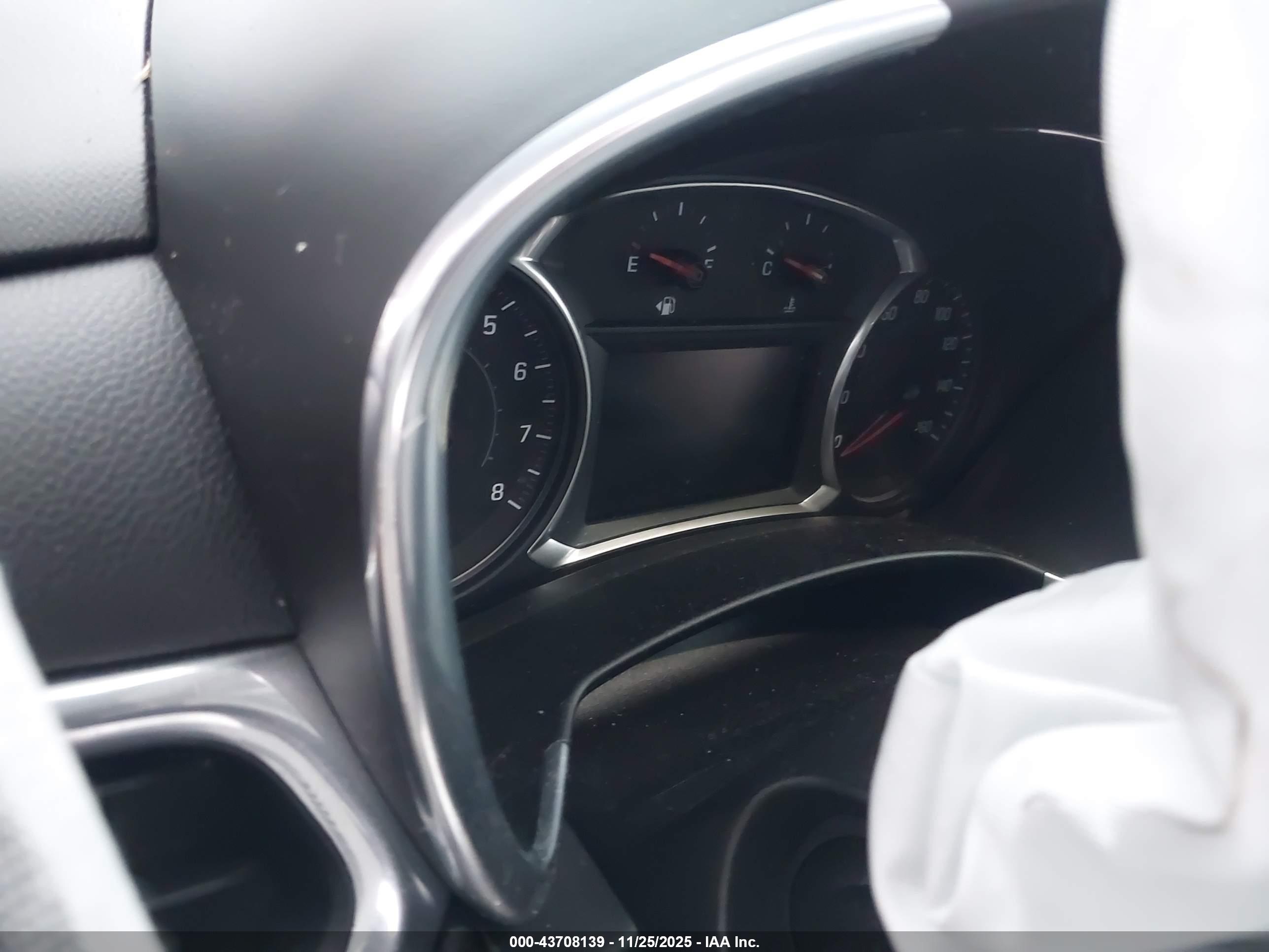 CHEVROLET EQUINOX image 7