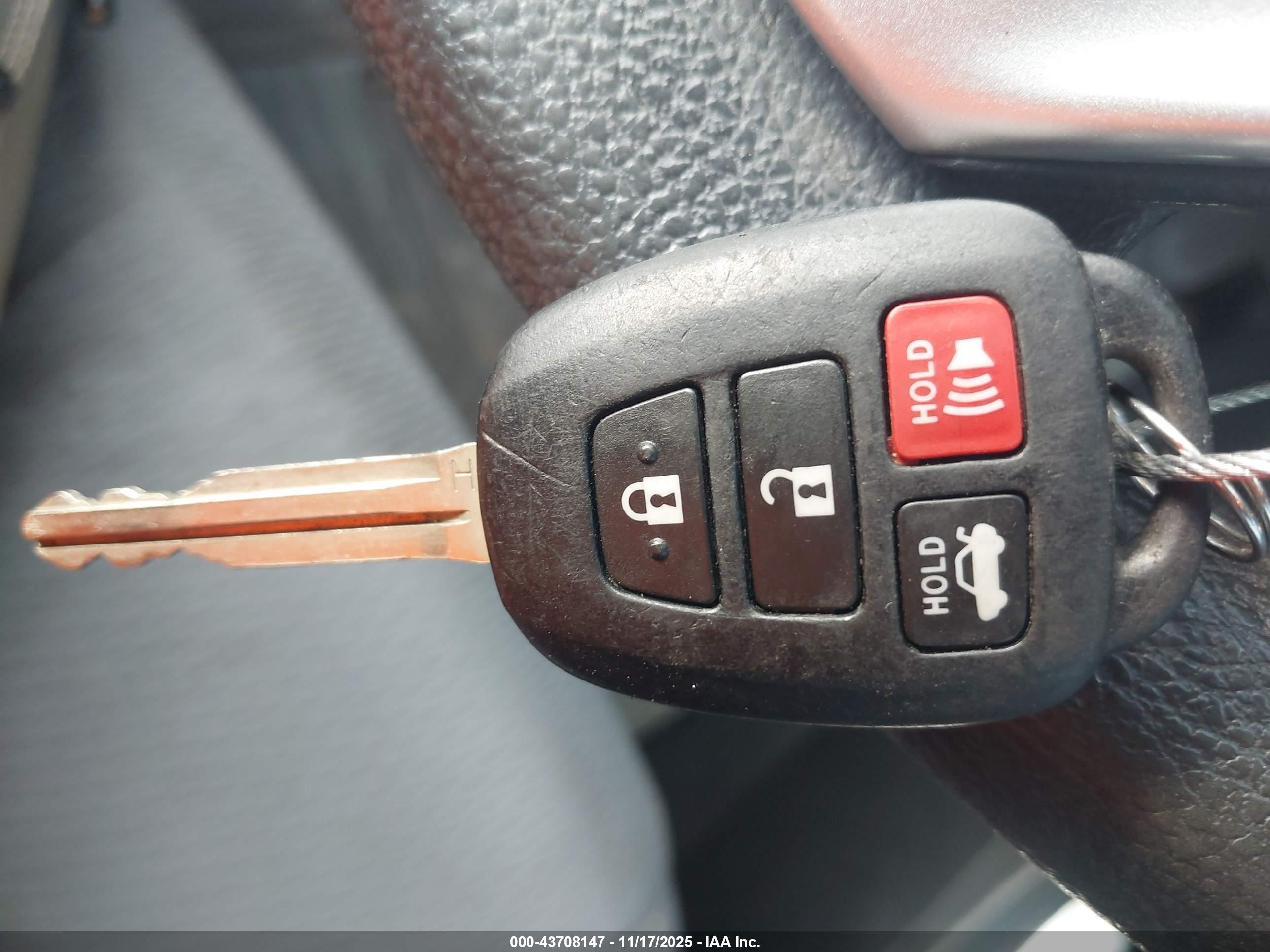 TOYOTA COROLLA image 11
