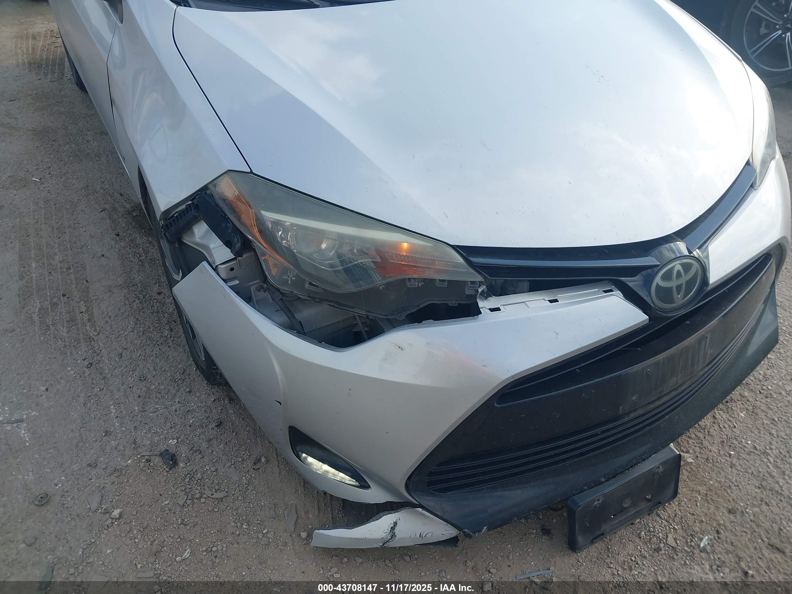 TOYOTA COROLLA image 6