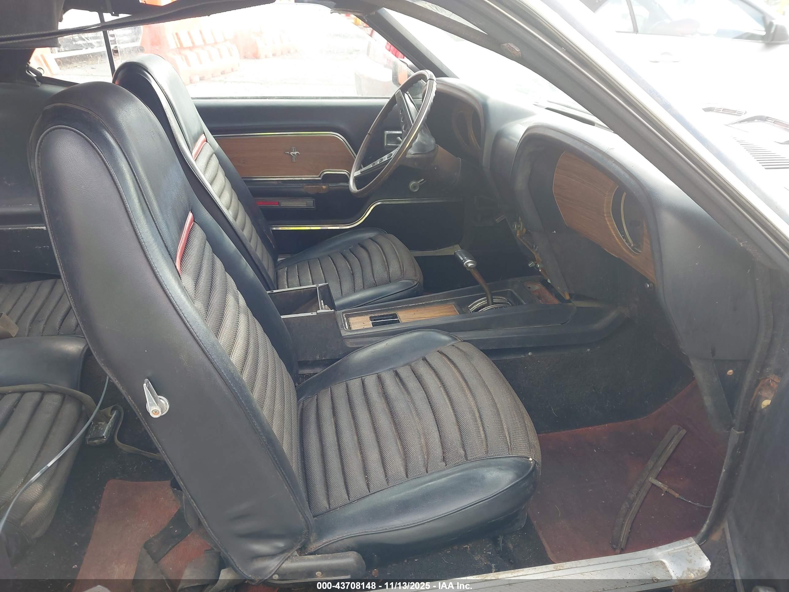 FORD MUSTANG image 5