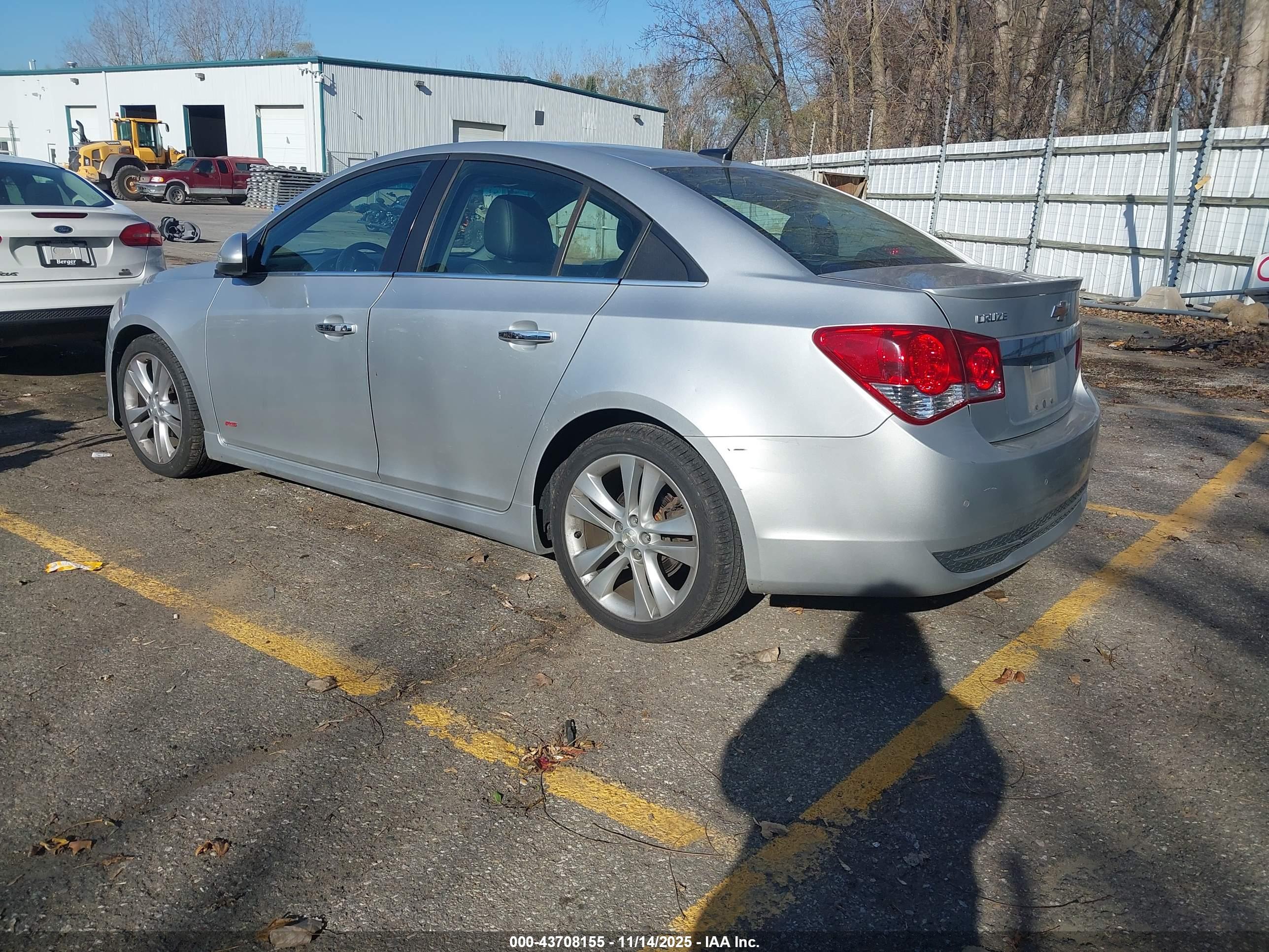 CHEVROLET CRUZE image 3