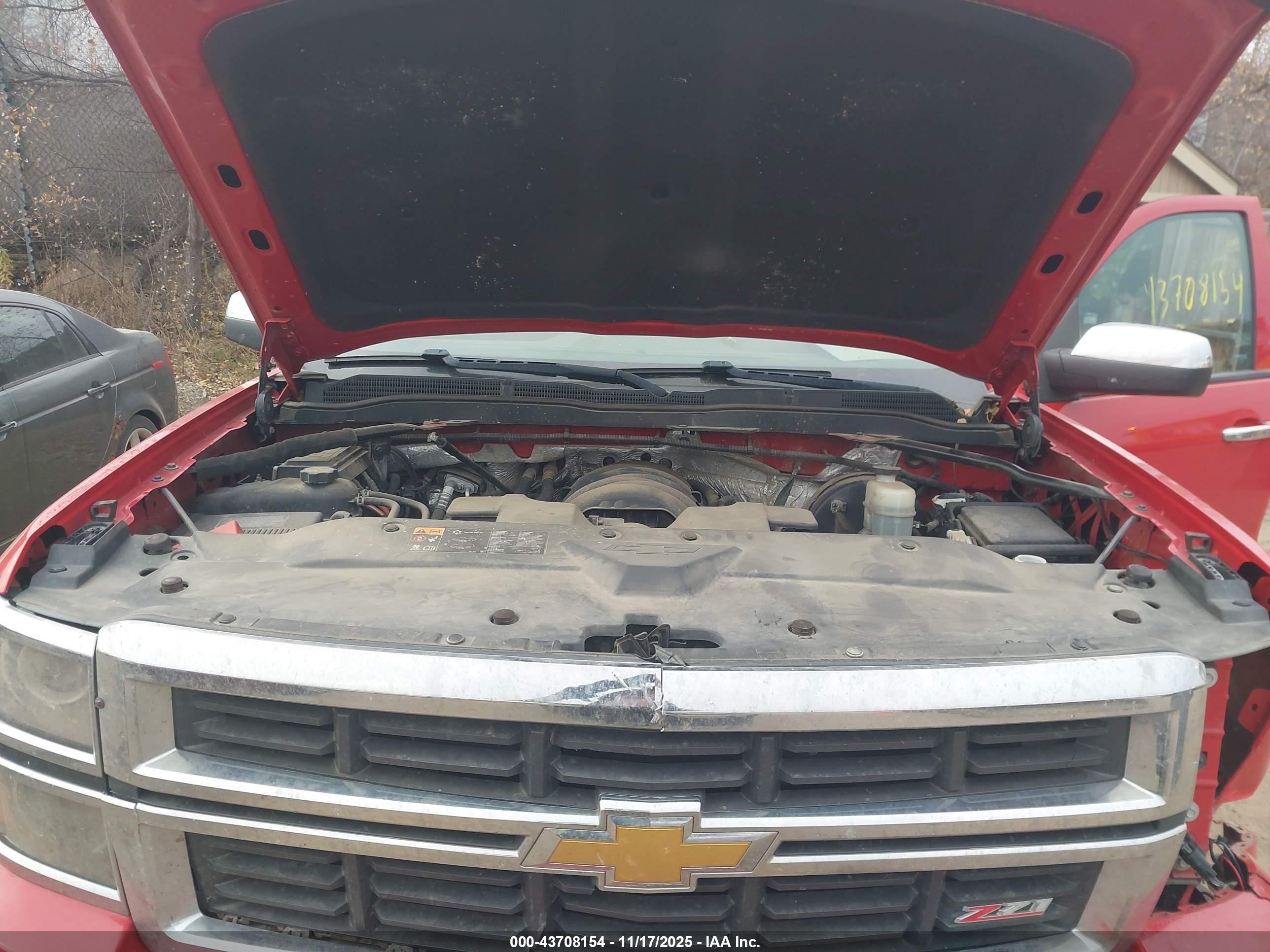 CHEVROLET SILVERADO image 10