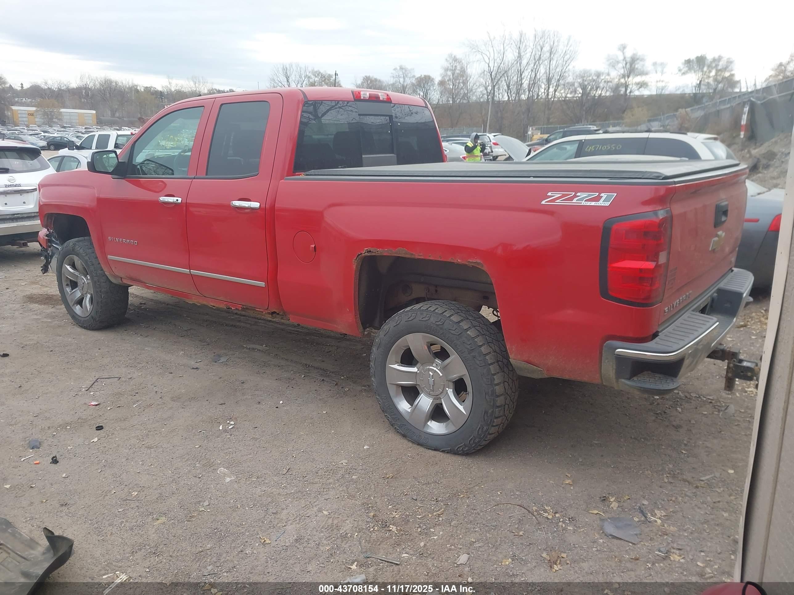CHEVROLET SILVERADO image 3