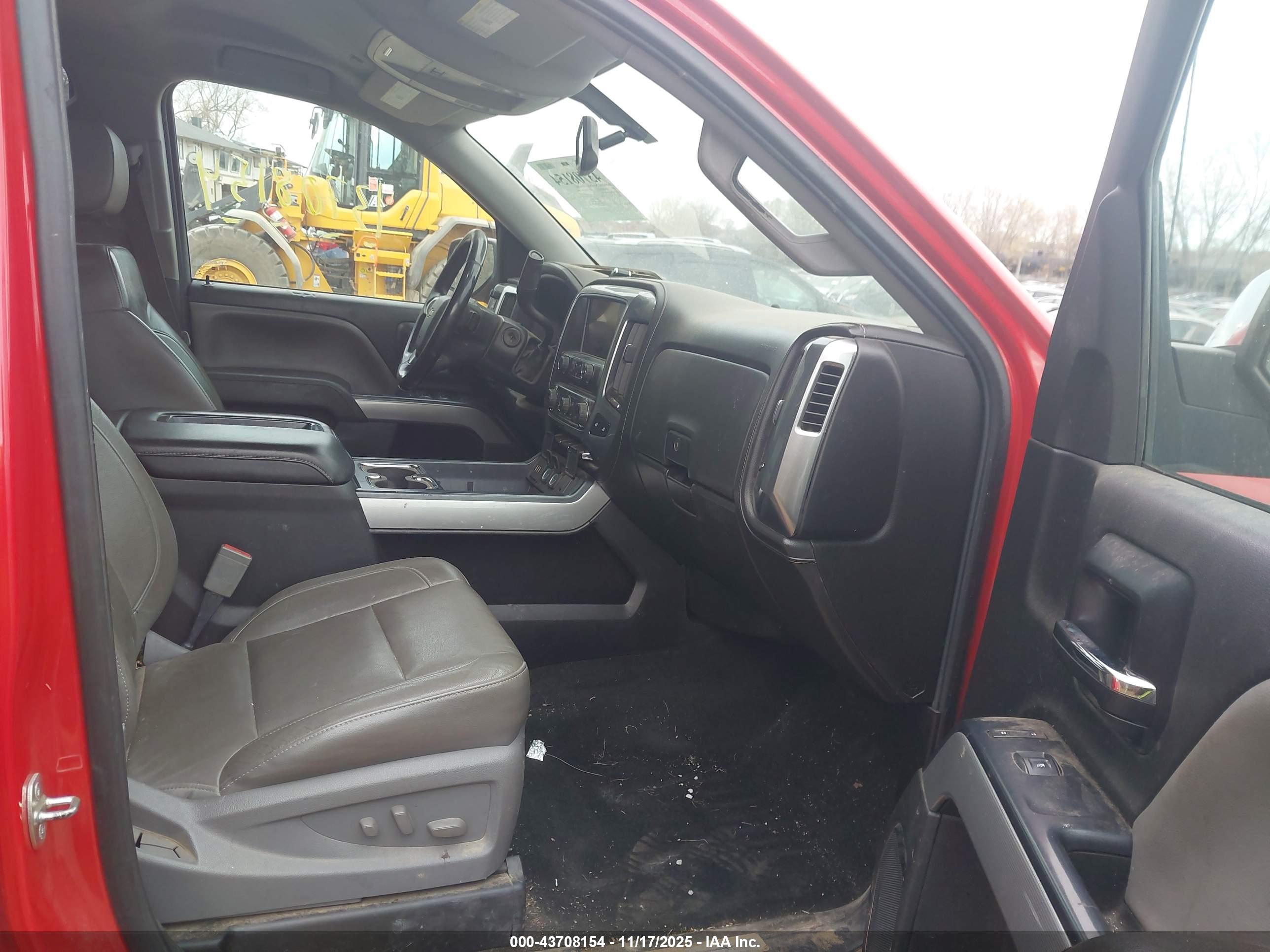 CHEVROLET SILVERADO image 5