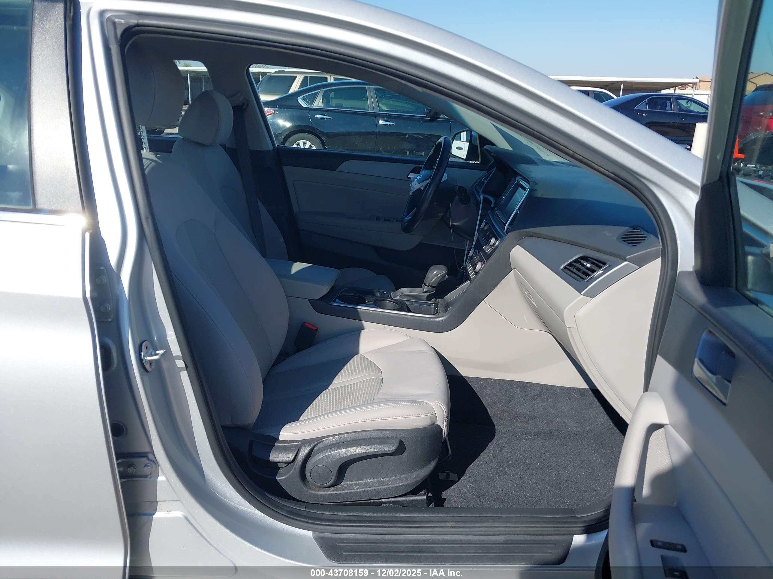 HYUNDAI SONATA image 5