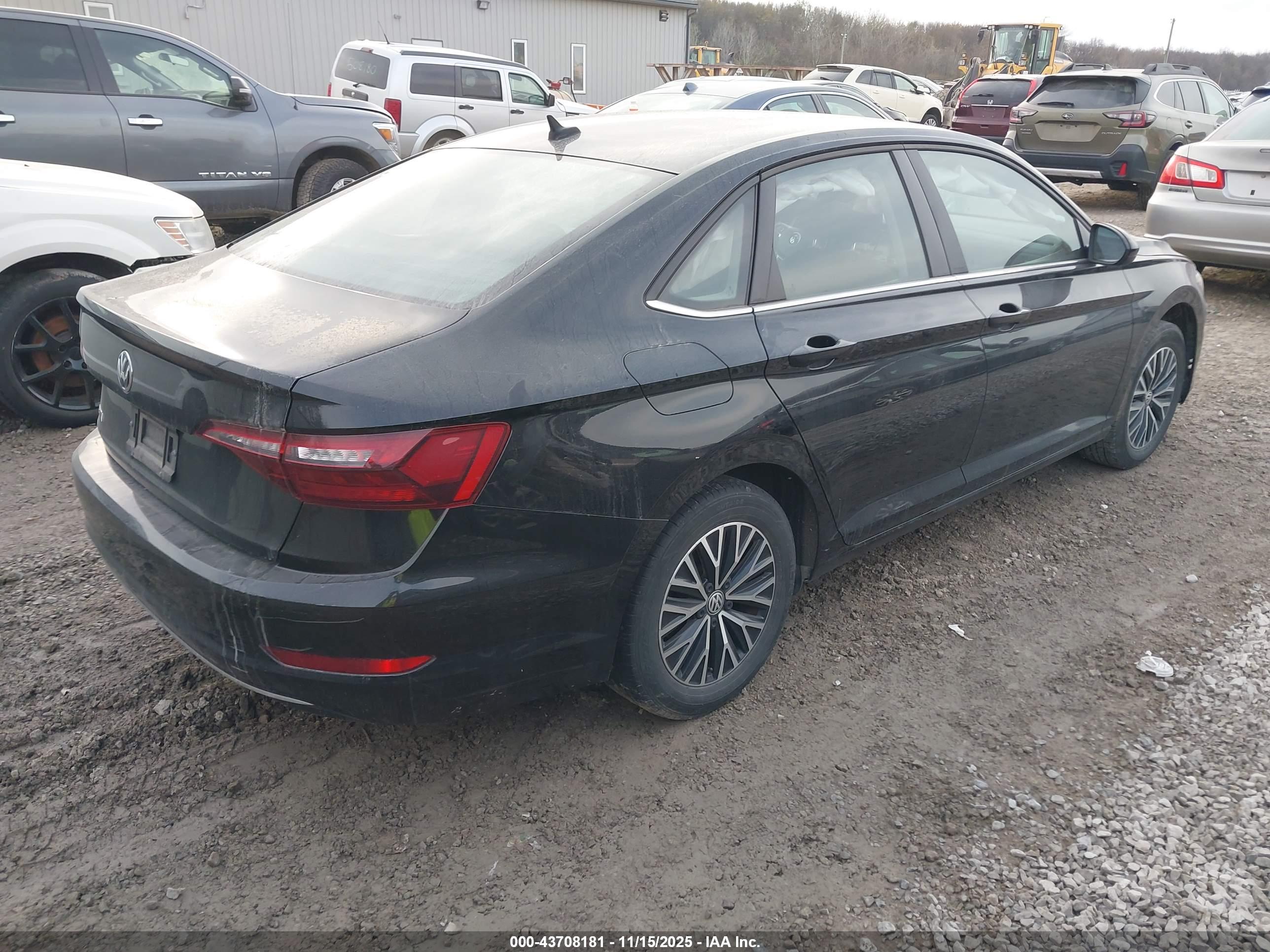 VOLKSWAGEN JETTA image 4