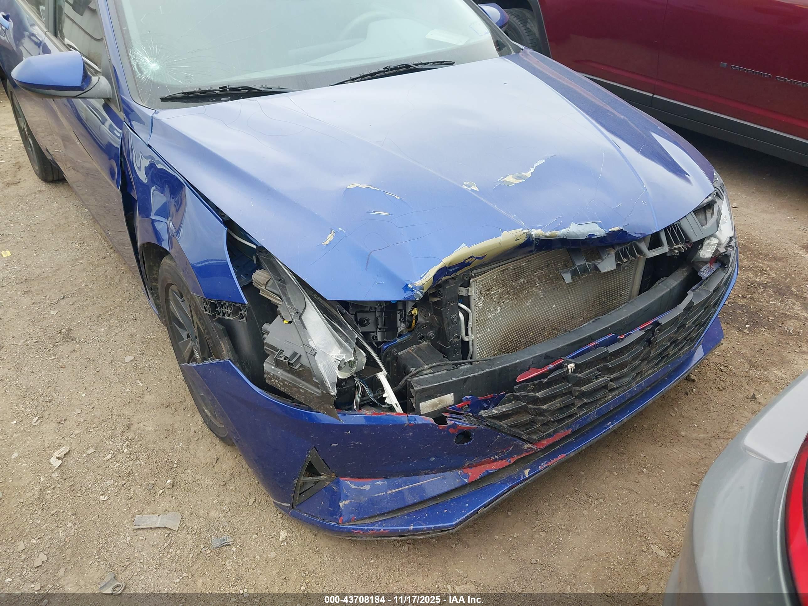 HYUNDAI ELANTRA image 6