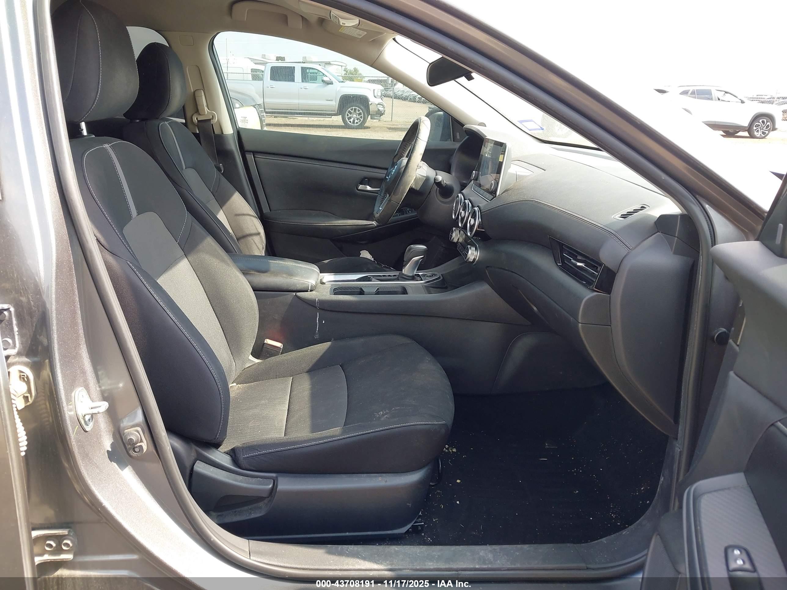 NISSAN SENTRA image 5