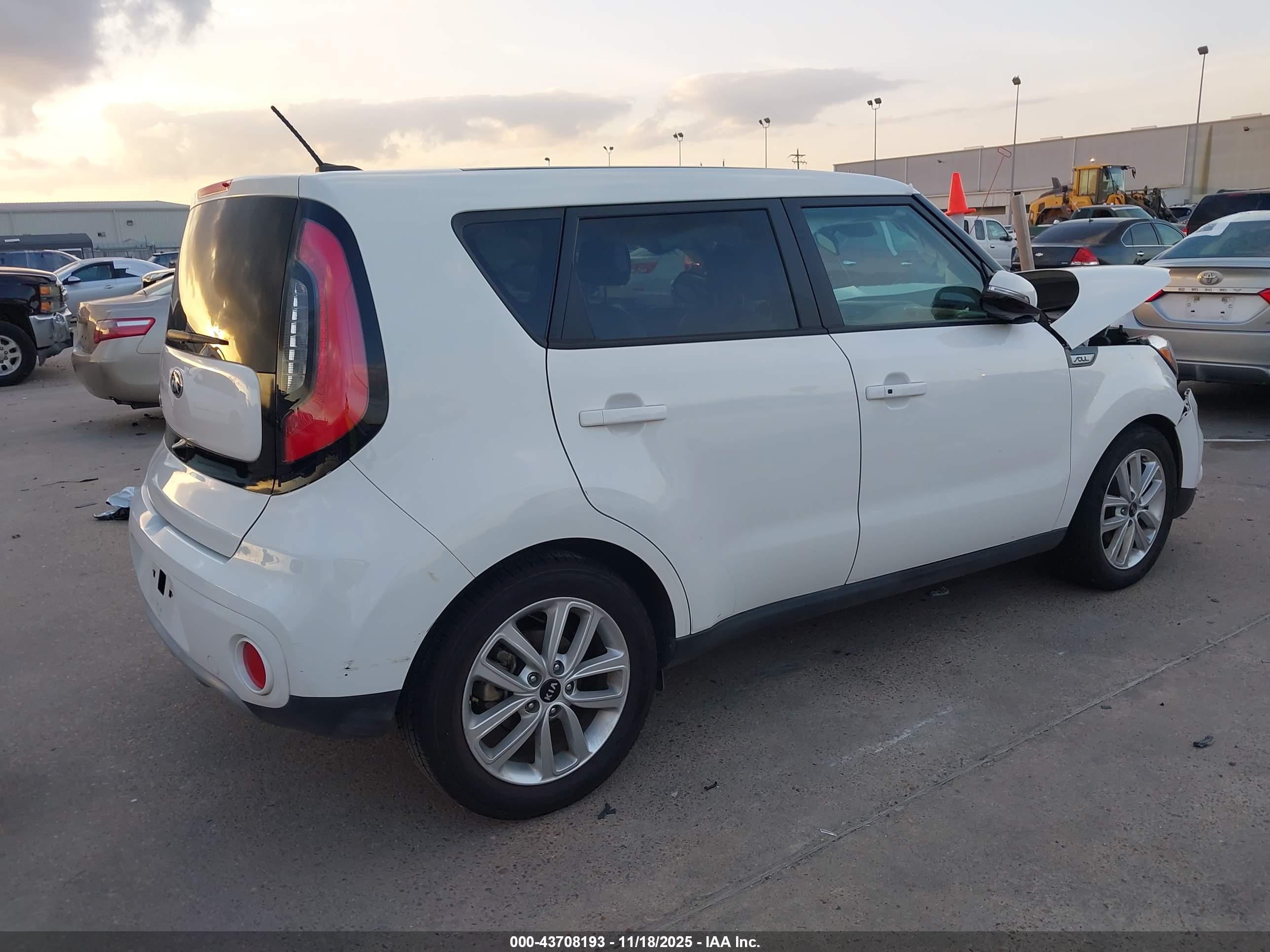KIA SOUL image 4