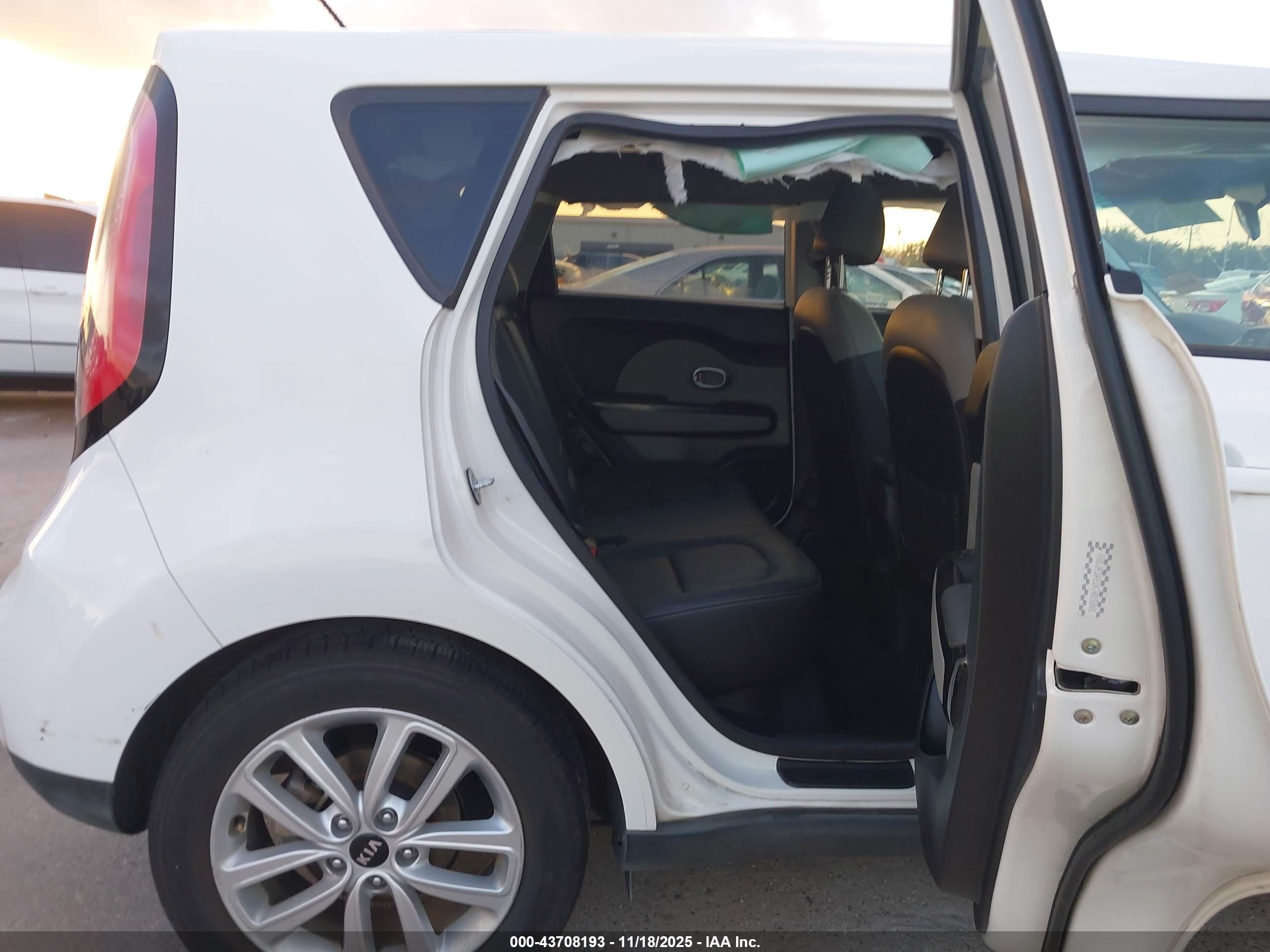 KIA SOUL image 8
