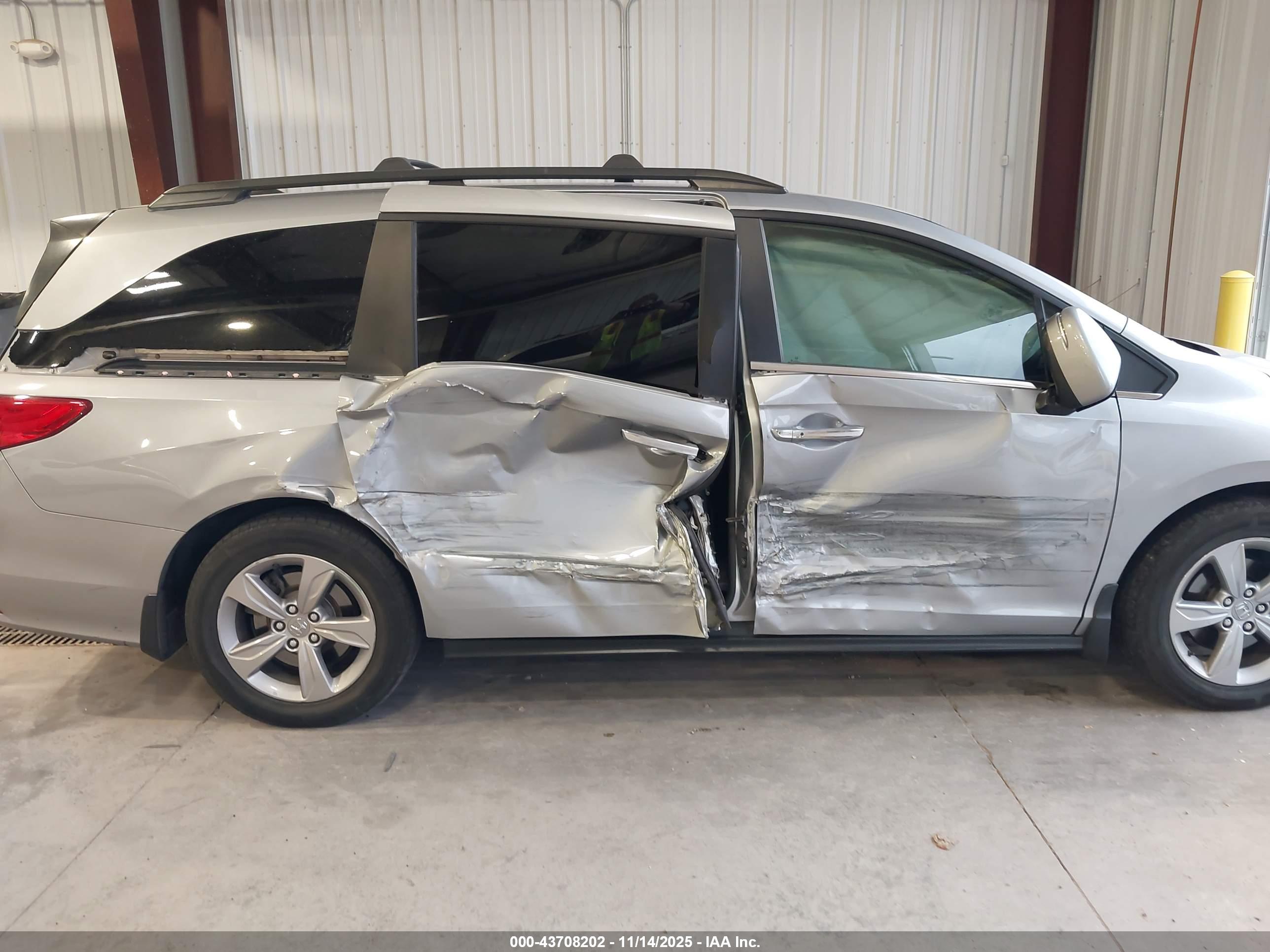 HONDA ODYSSEY image 6