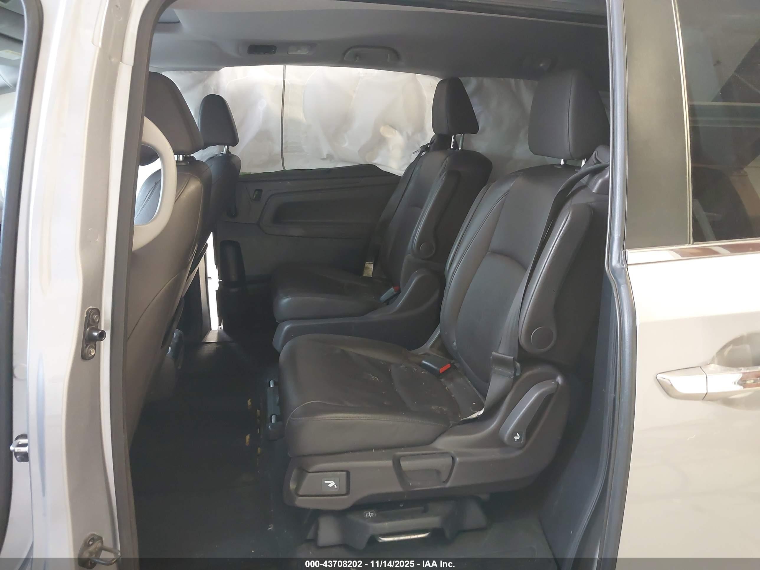 HONDA ODYSSEY image 8