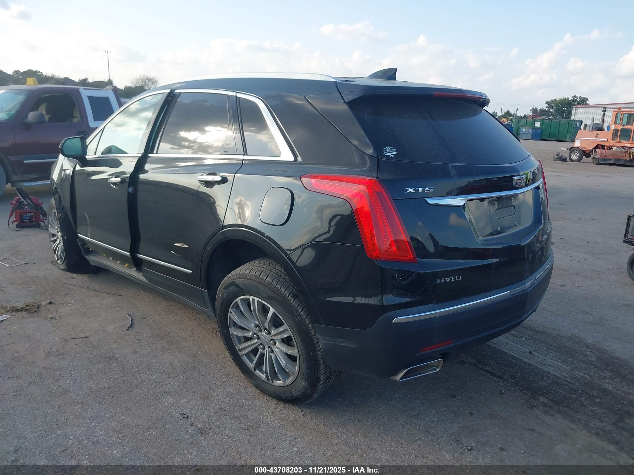 CADILLAC XT5 image 3