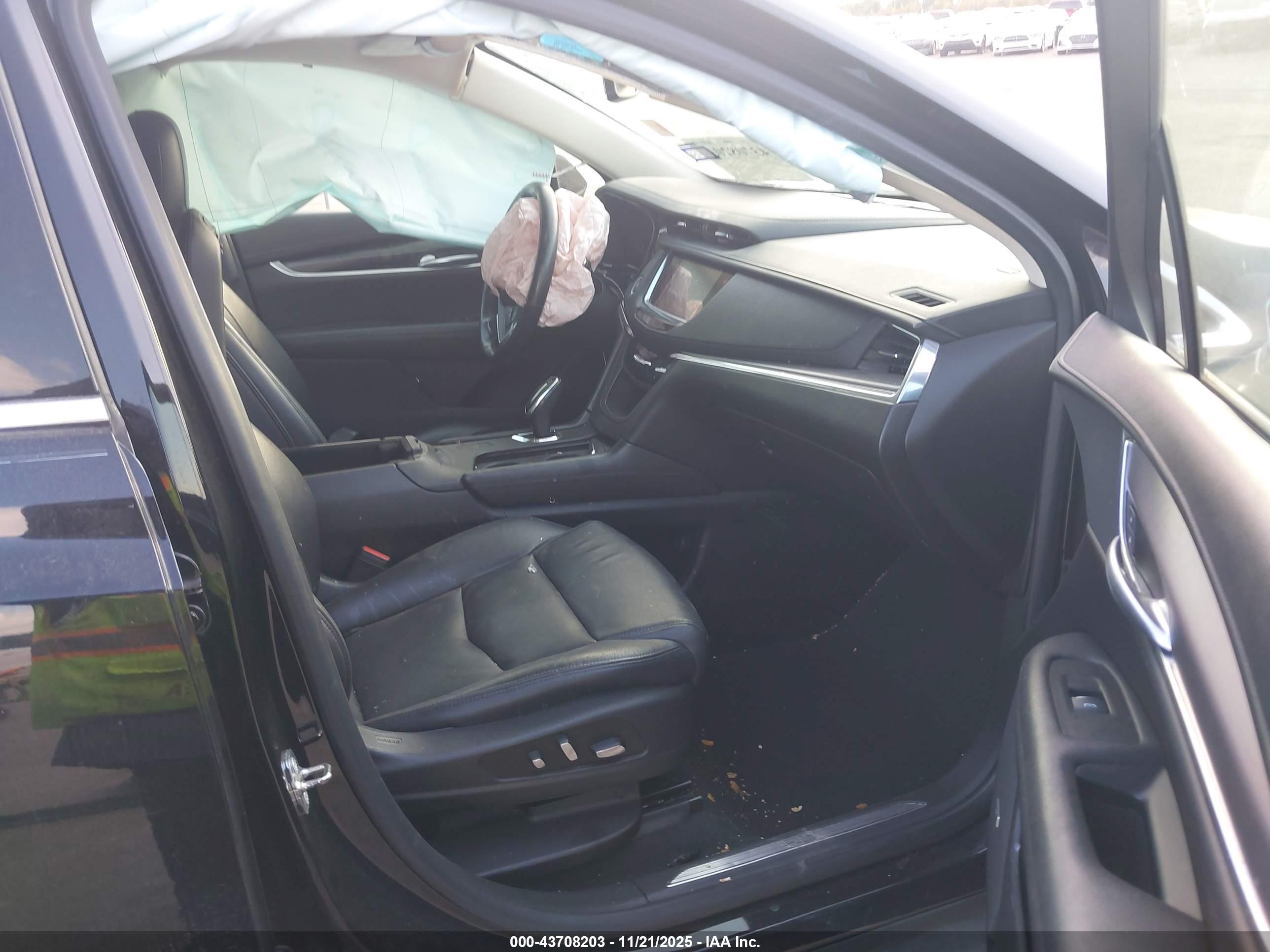 CADILLAC XT5 image 5