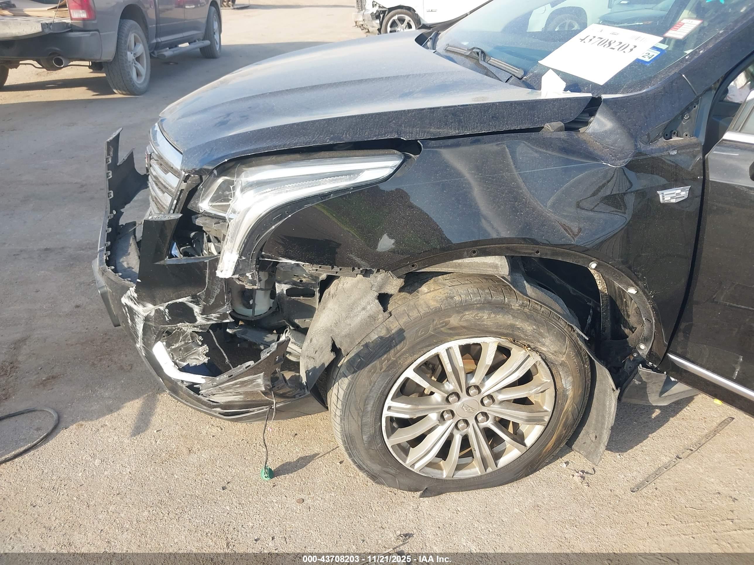 CADILLAC XT5 image 6