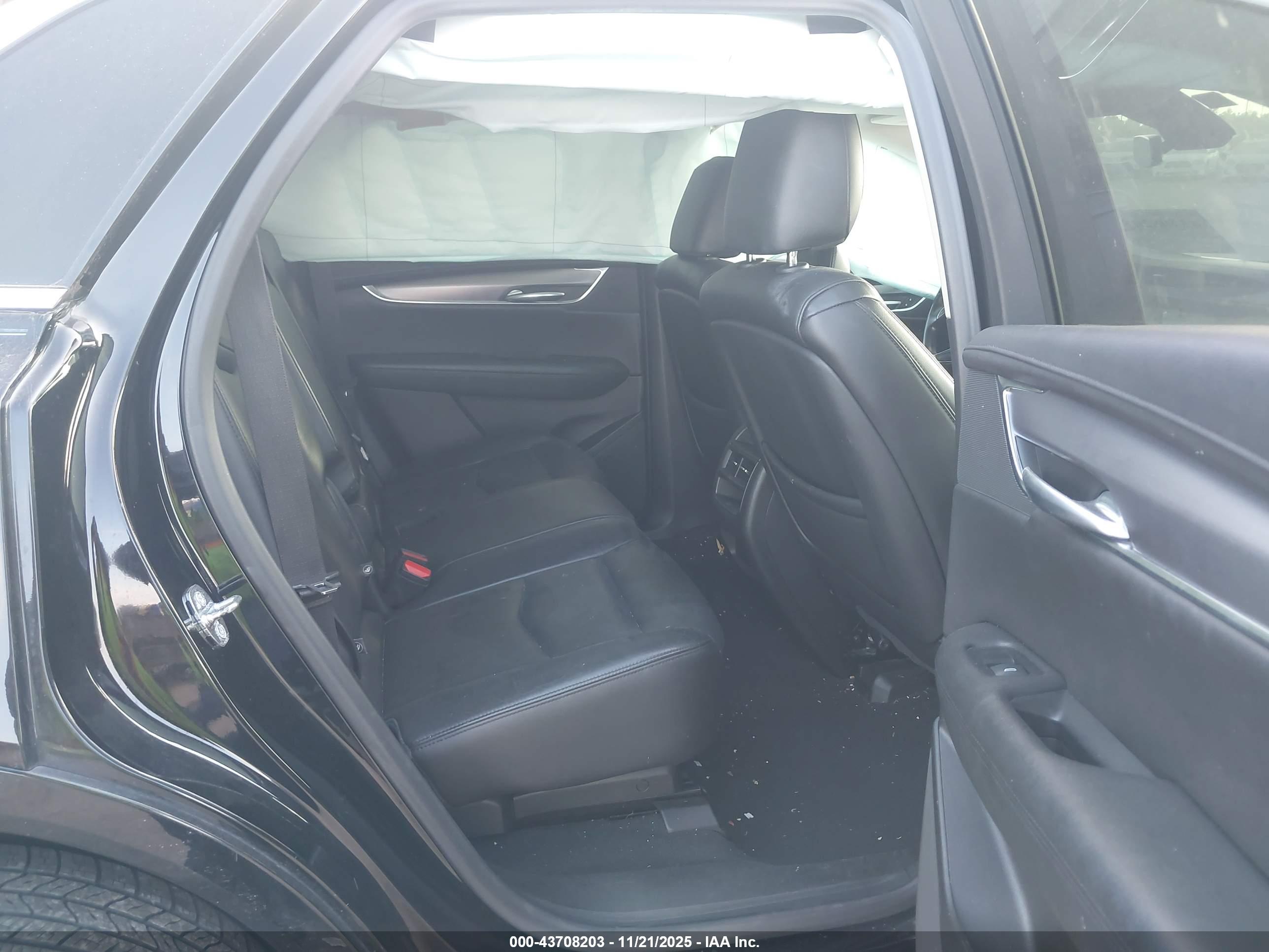CADILLAC XT5 image 8