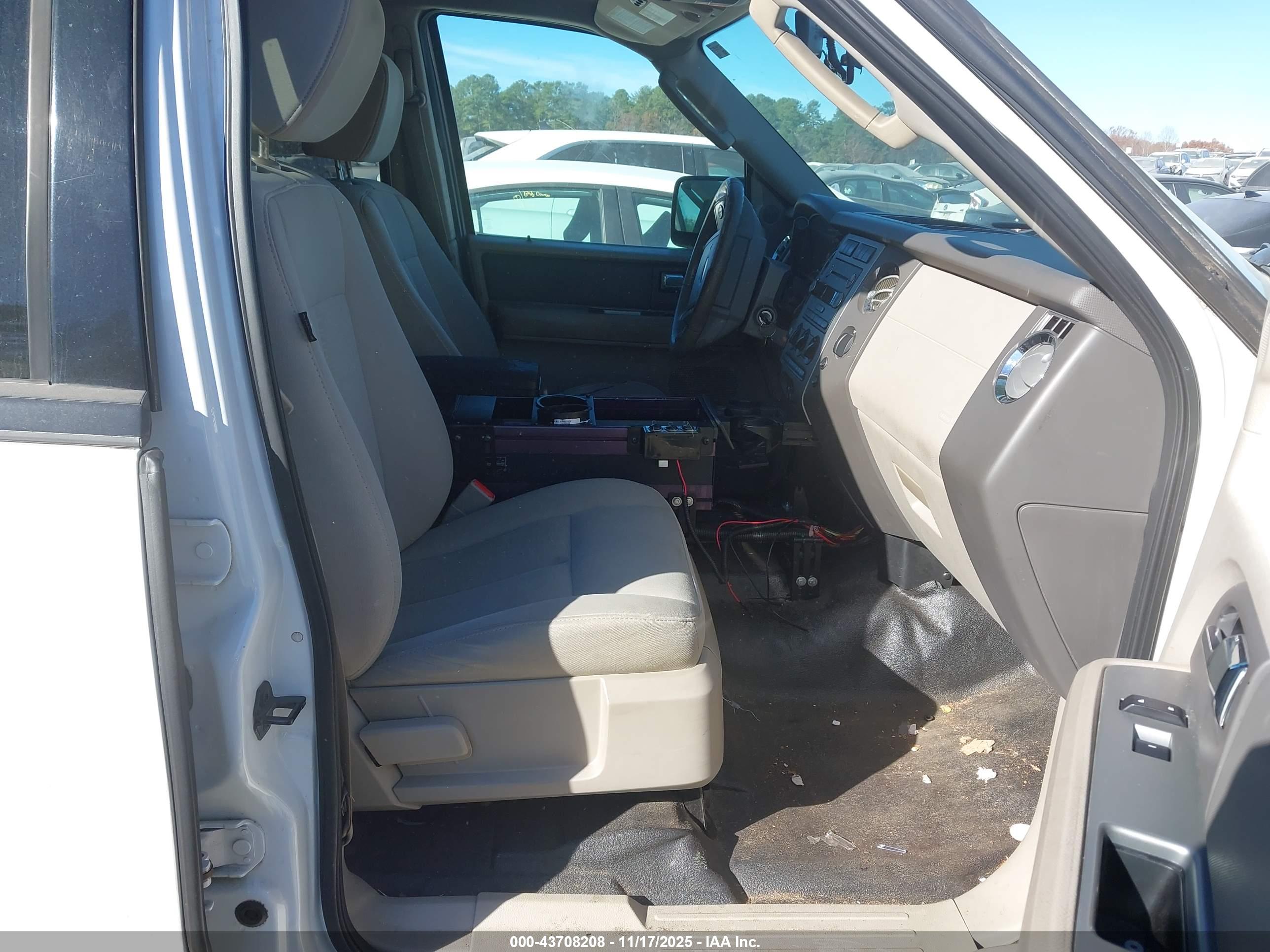 FORD EXPEDITION image 5