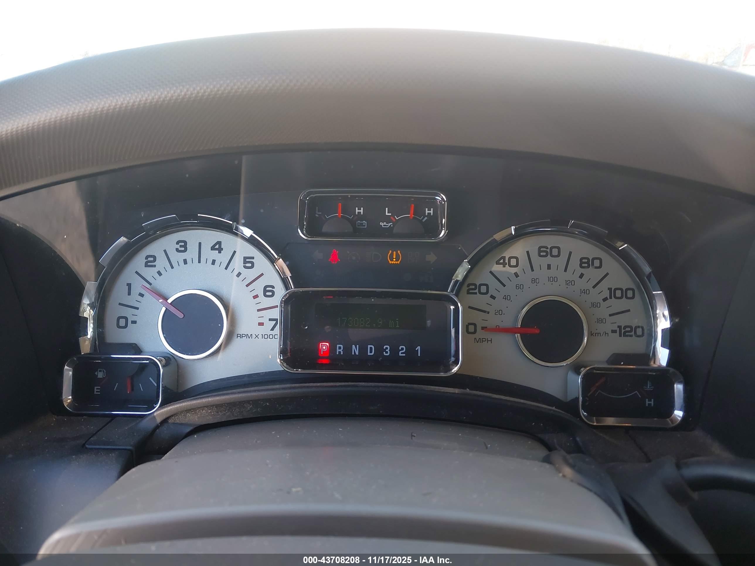 FORD EXPEDITION image 7