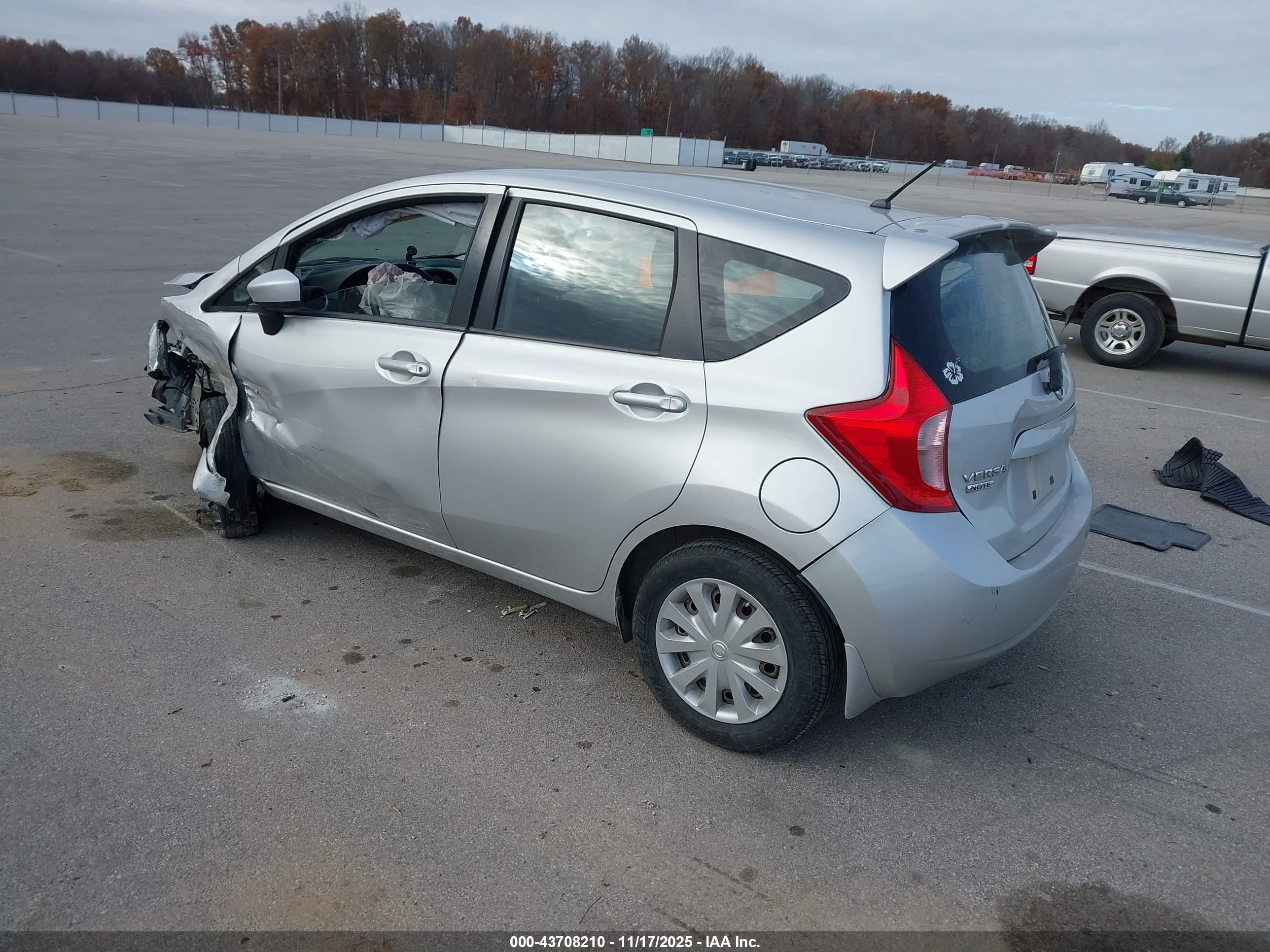 NISSAN VERSA image 3