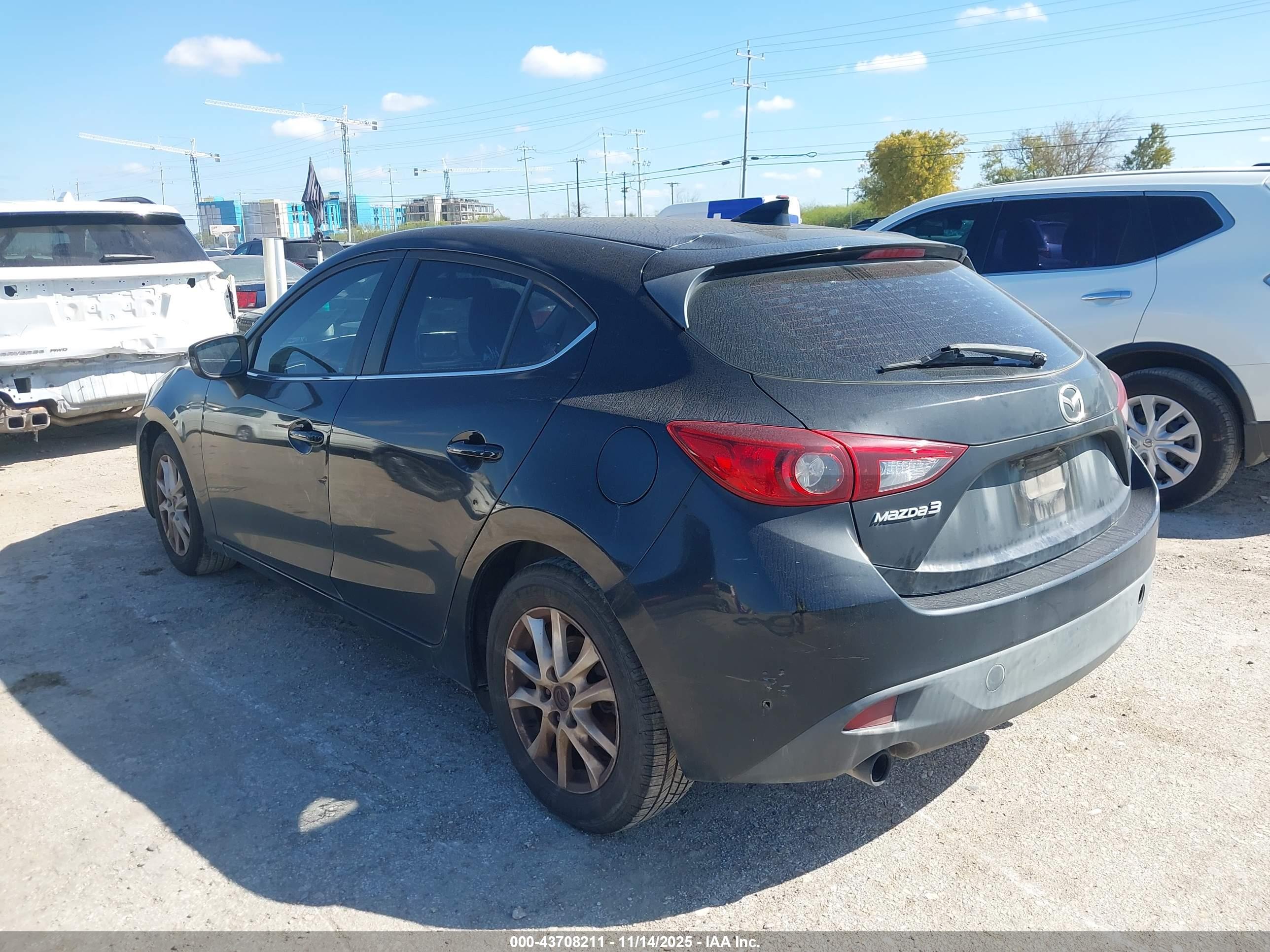 MAZDA MAZDA3 image 3
