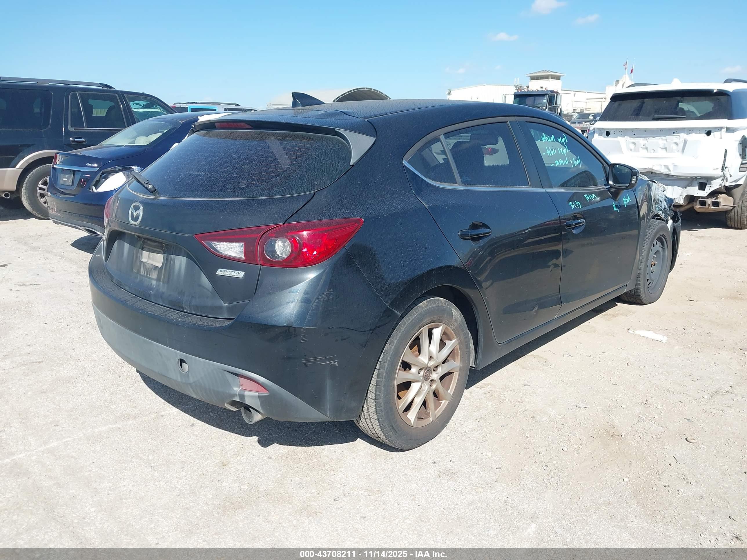 MAZDA MAZDA3 image 4