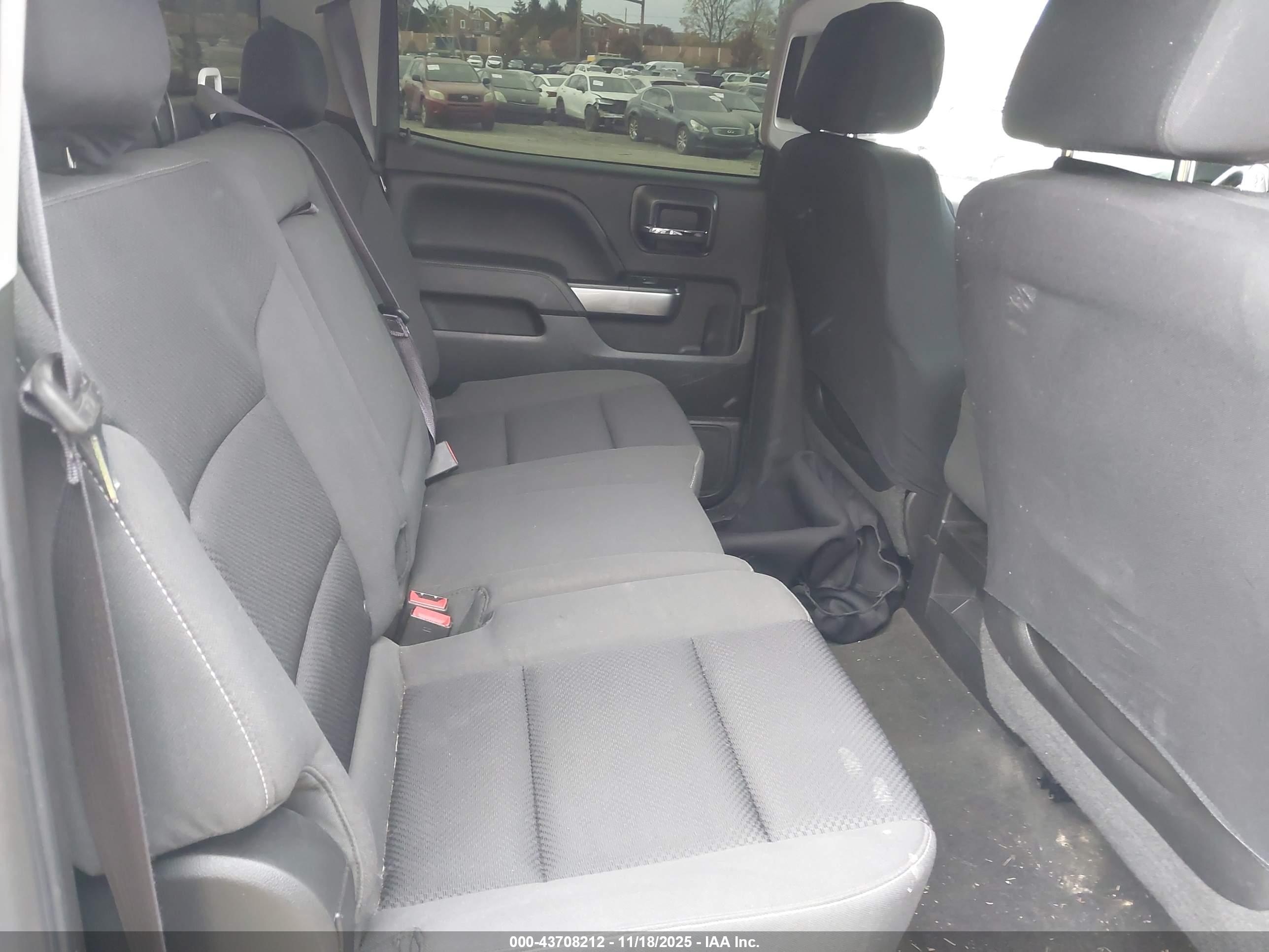 CHEVROLET SILVERADO image 8
