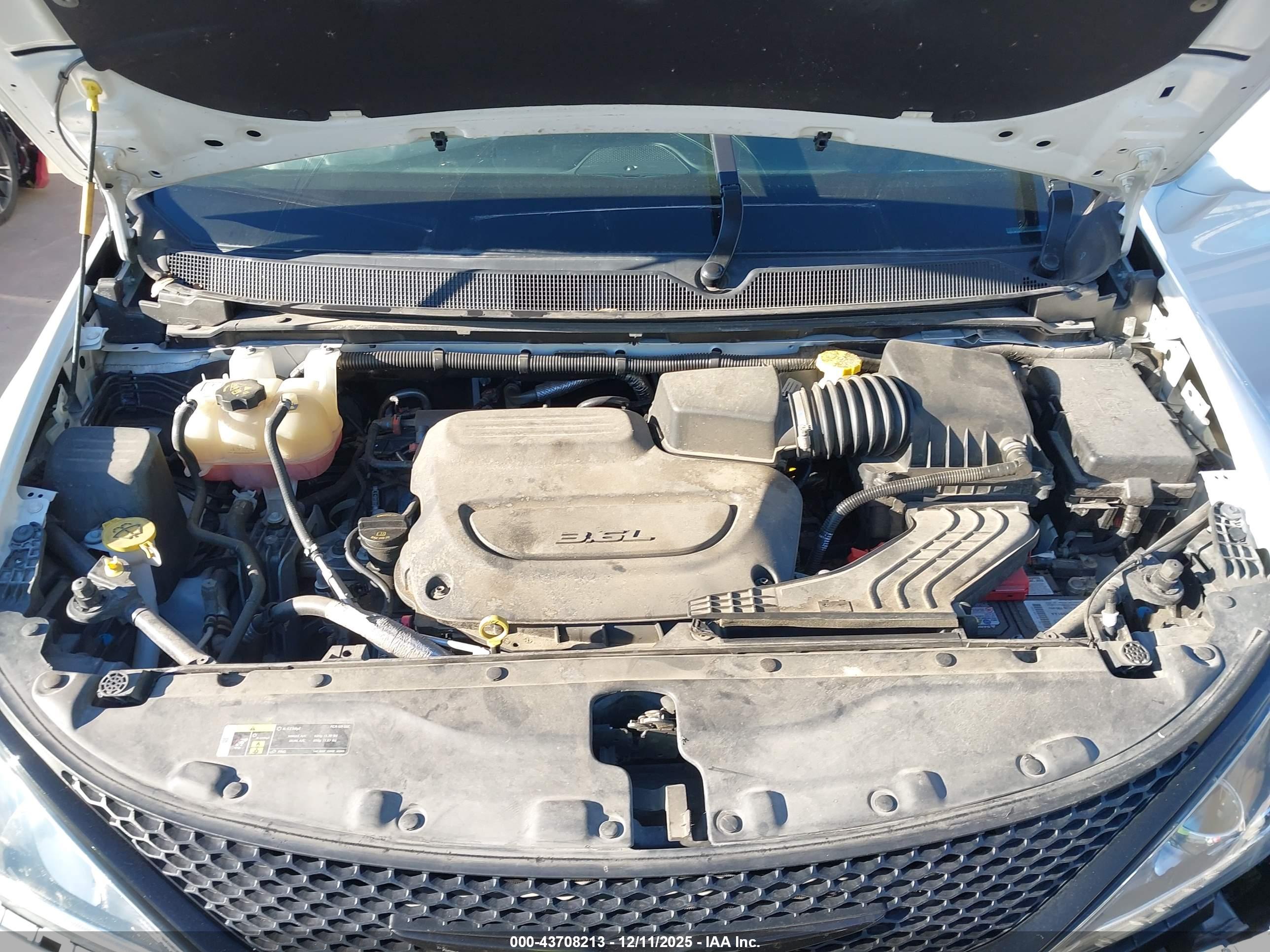 CHRYSLER PACIFICA image 10