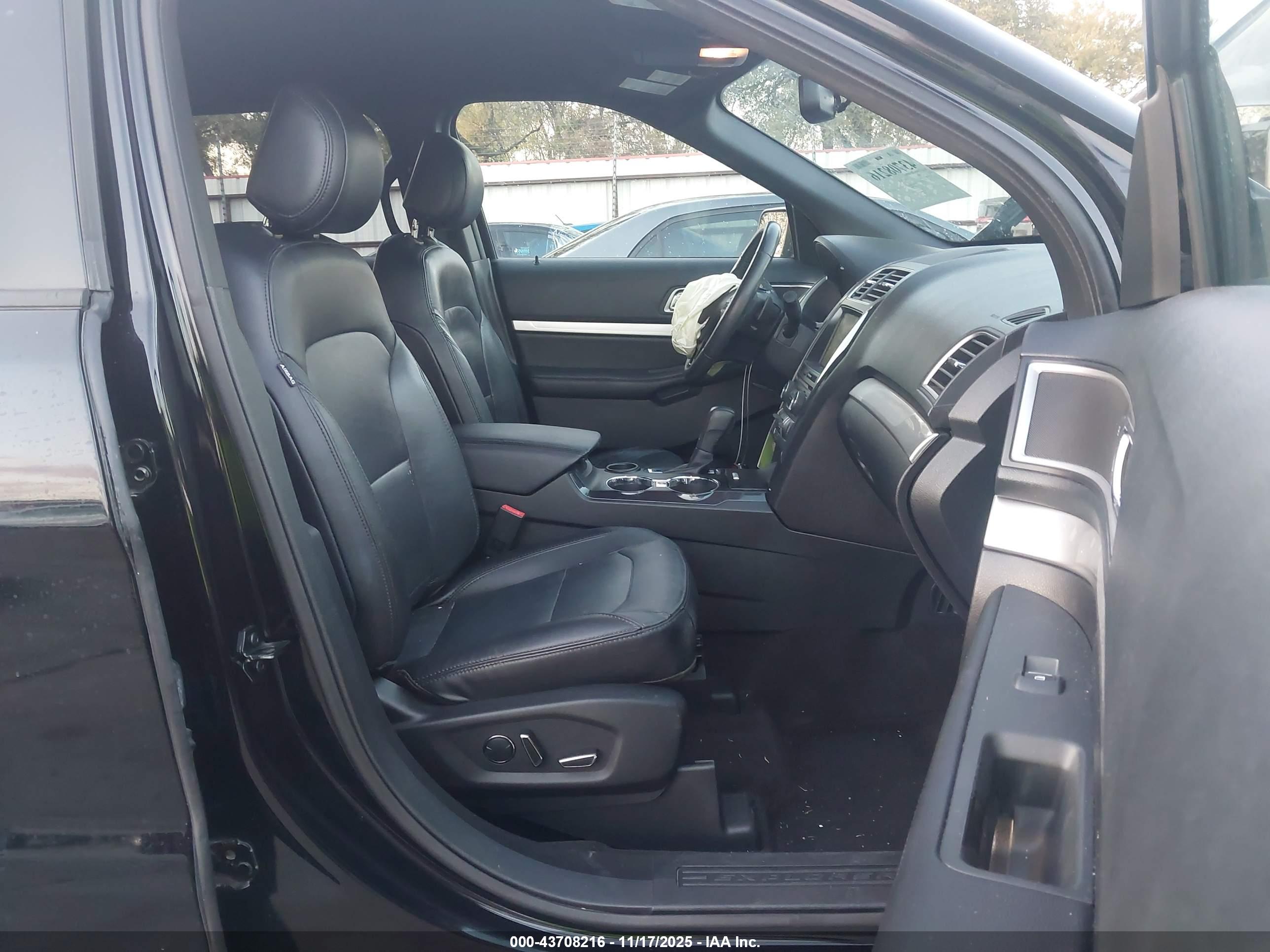 FORD EXPLORER image 5