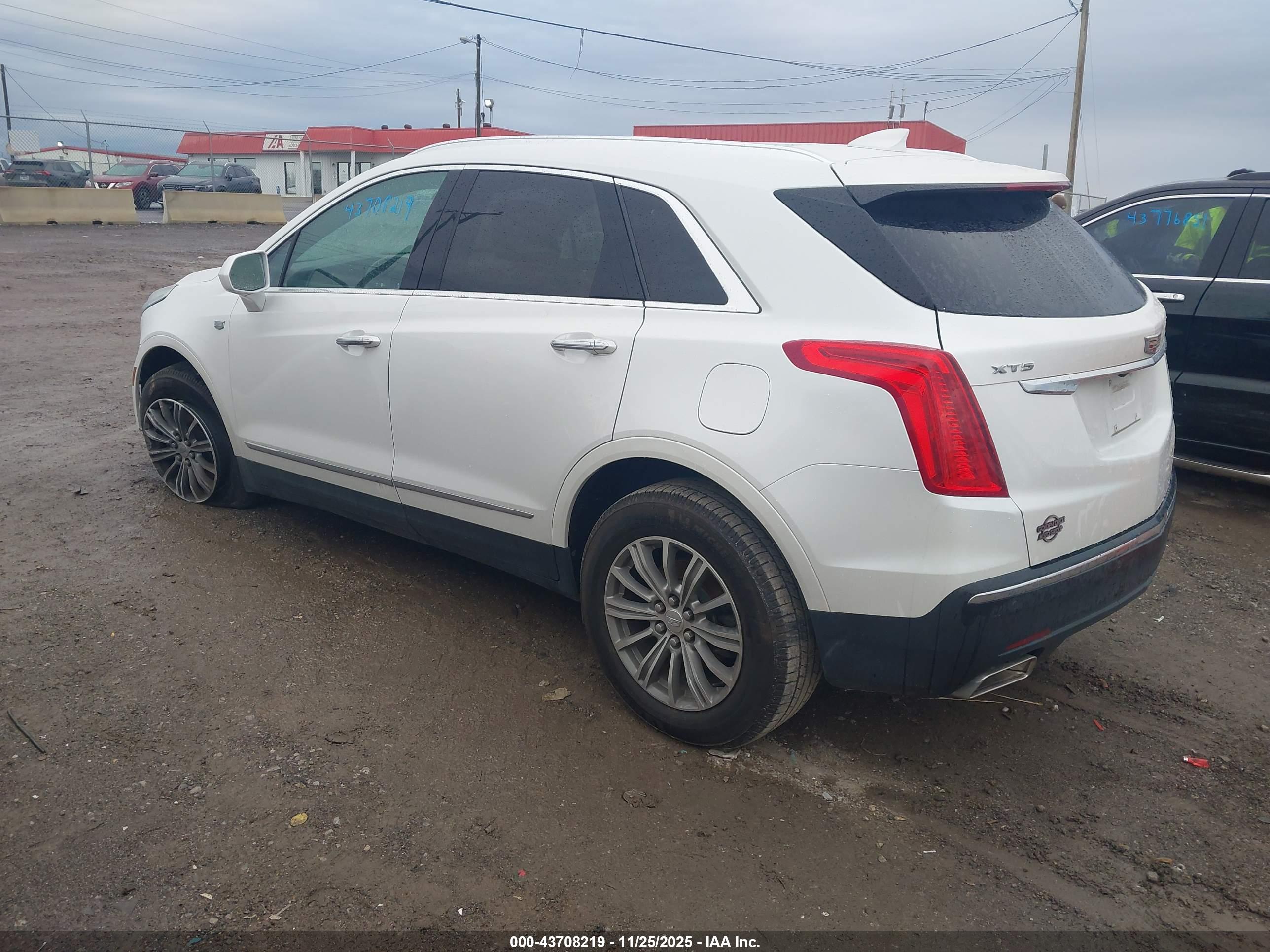 CADILLAC XT5 image 3